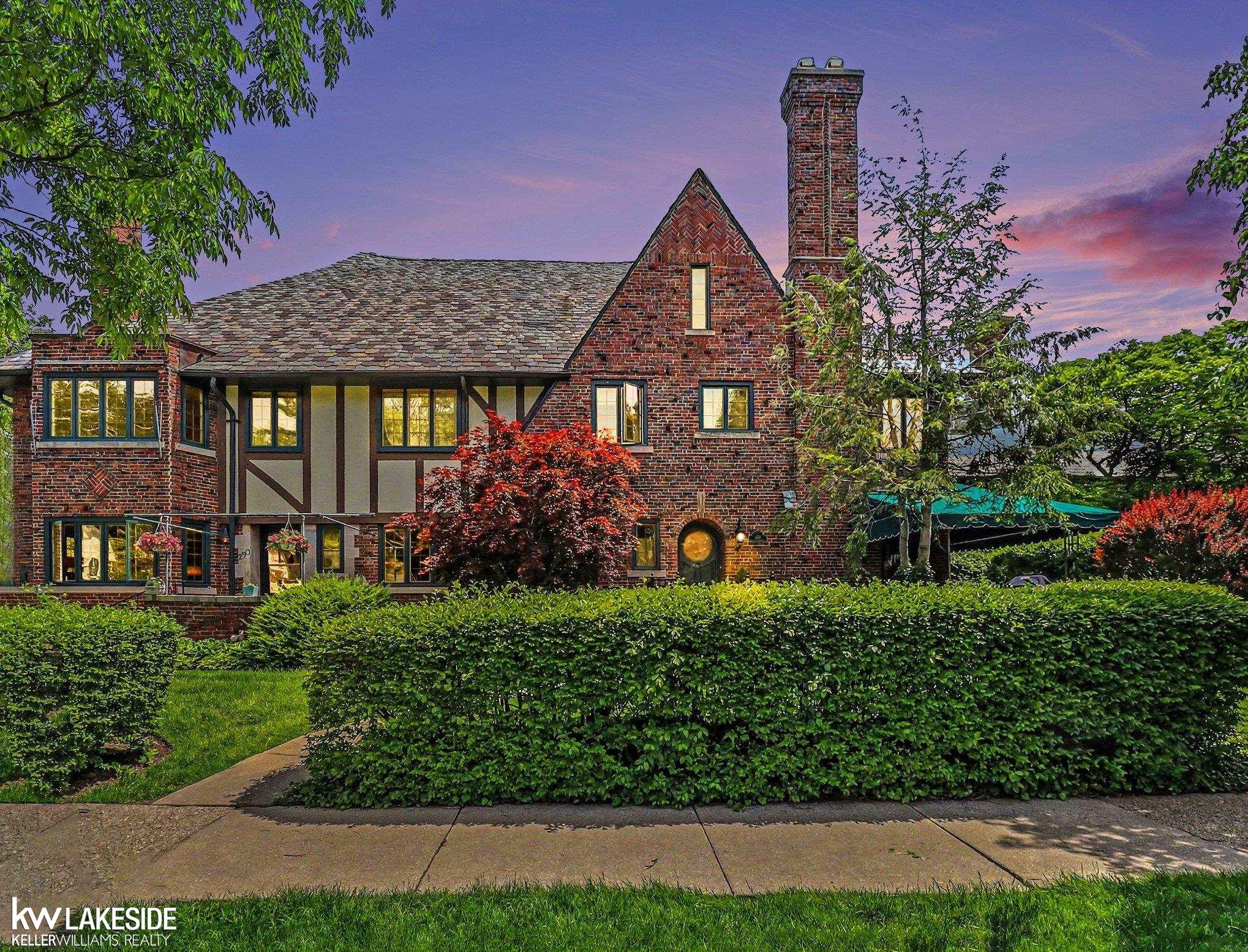 286 Rivard Boulevard, Grosse Pointe, MI 48230