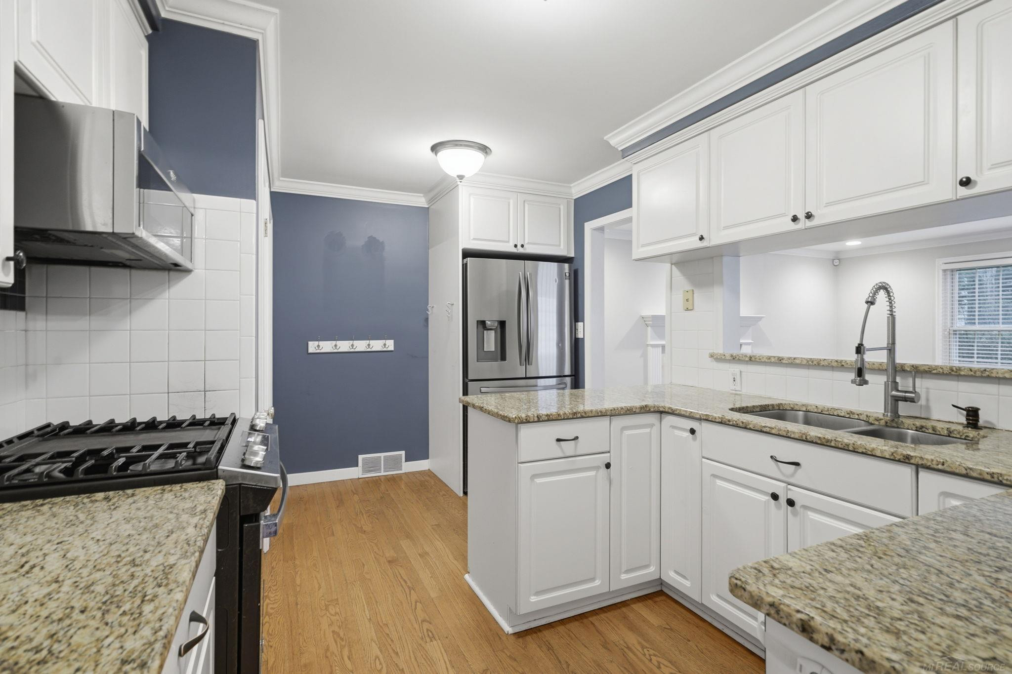 32200 Arlington Drive, Beverly Hills, MI 48025 — Photo 12