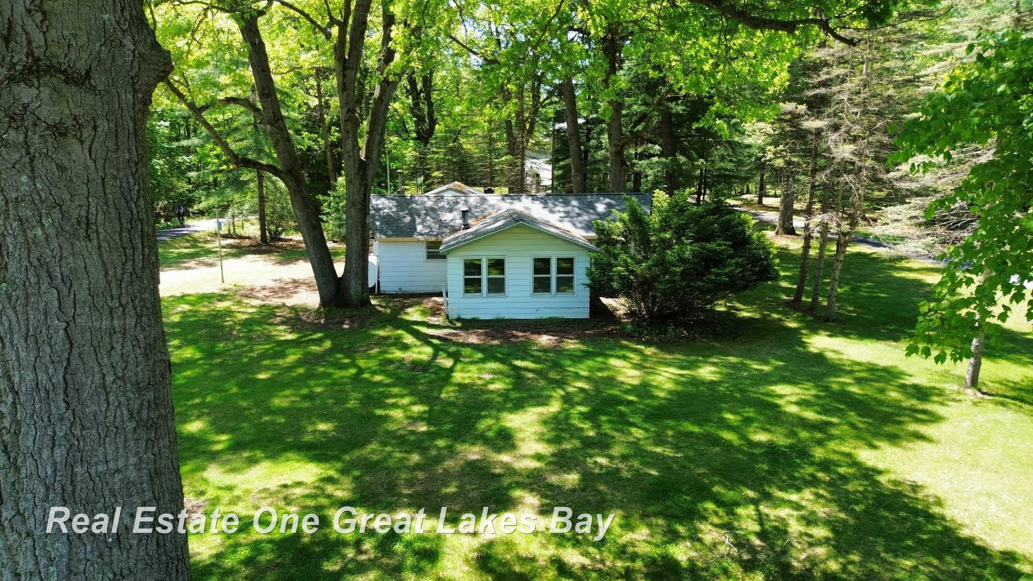 11075 Spencer Road, Saint Charles, MI 48655