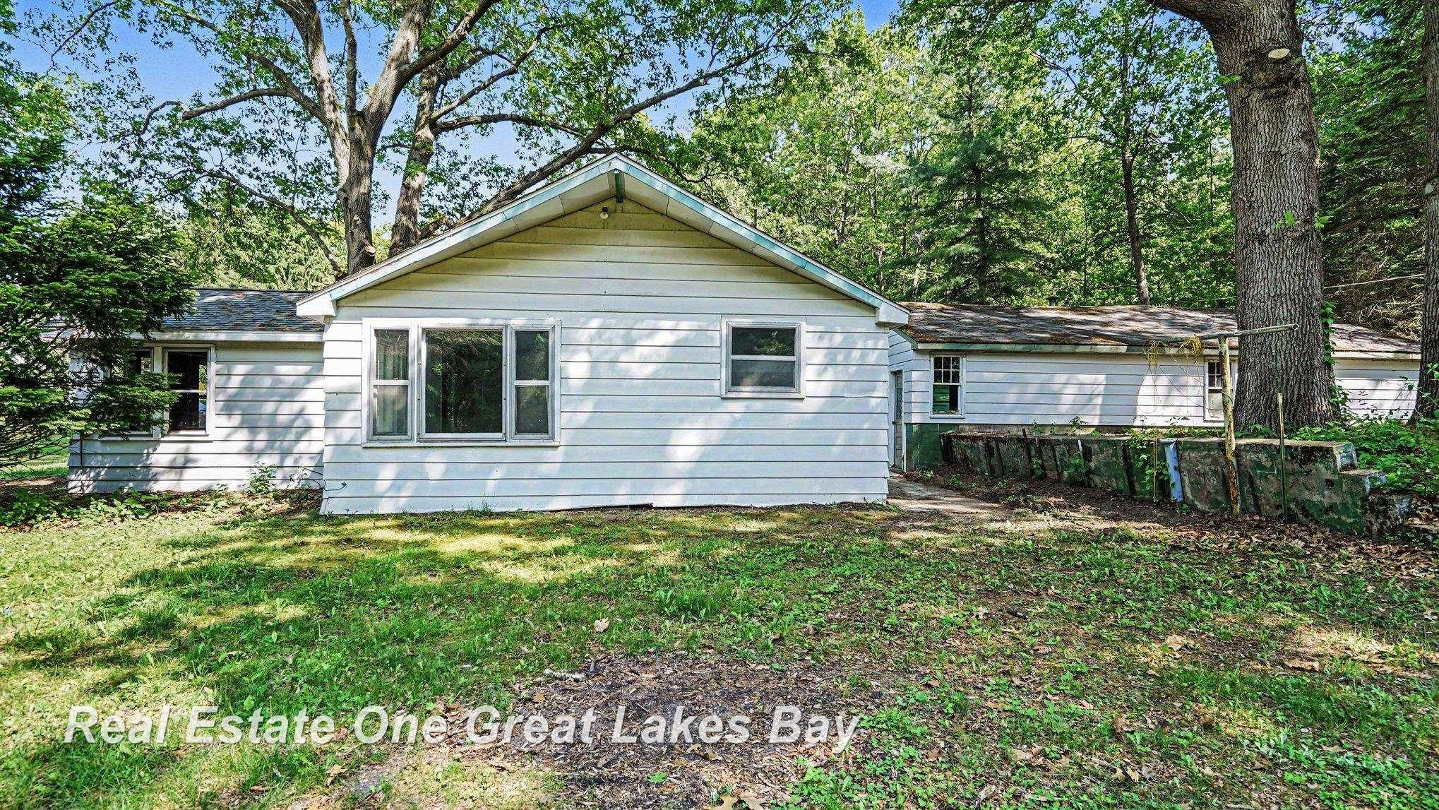 11075 Spencer Road, Saint Charles, MI 48655 — Photo 4