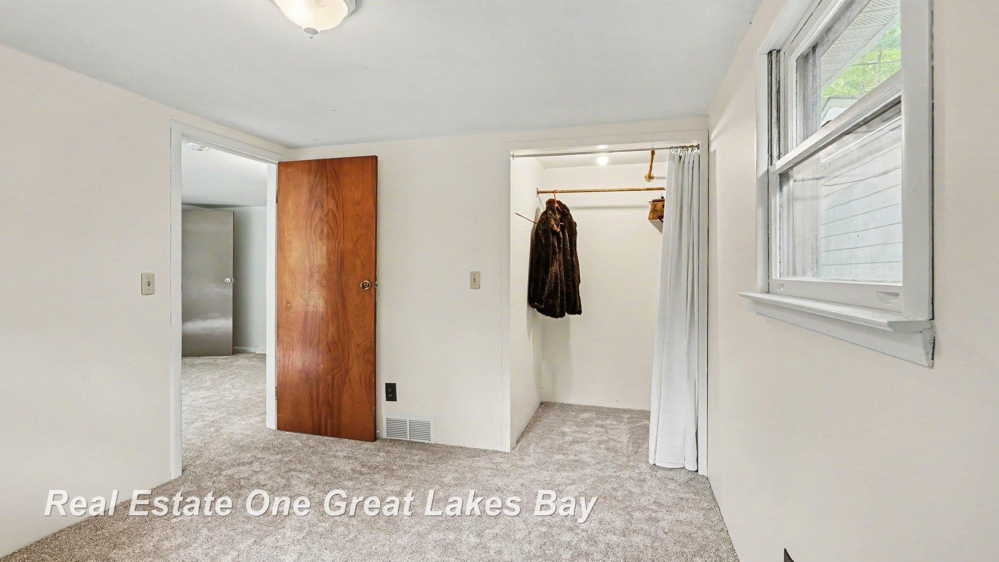 11075 Spencer Road, Saint Charles, MI 48655 — Photo 12