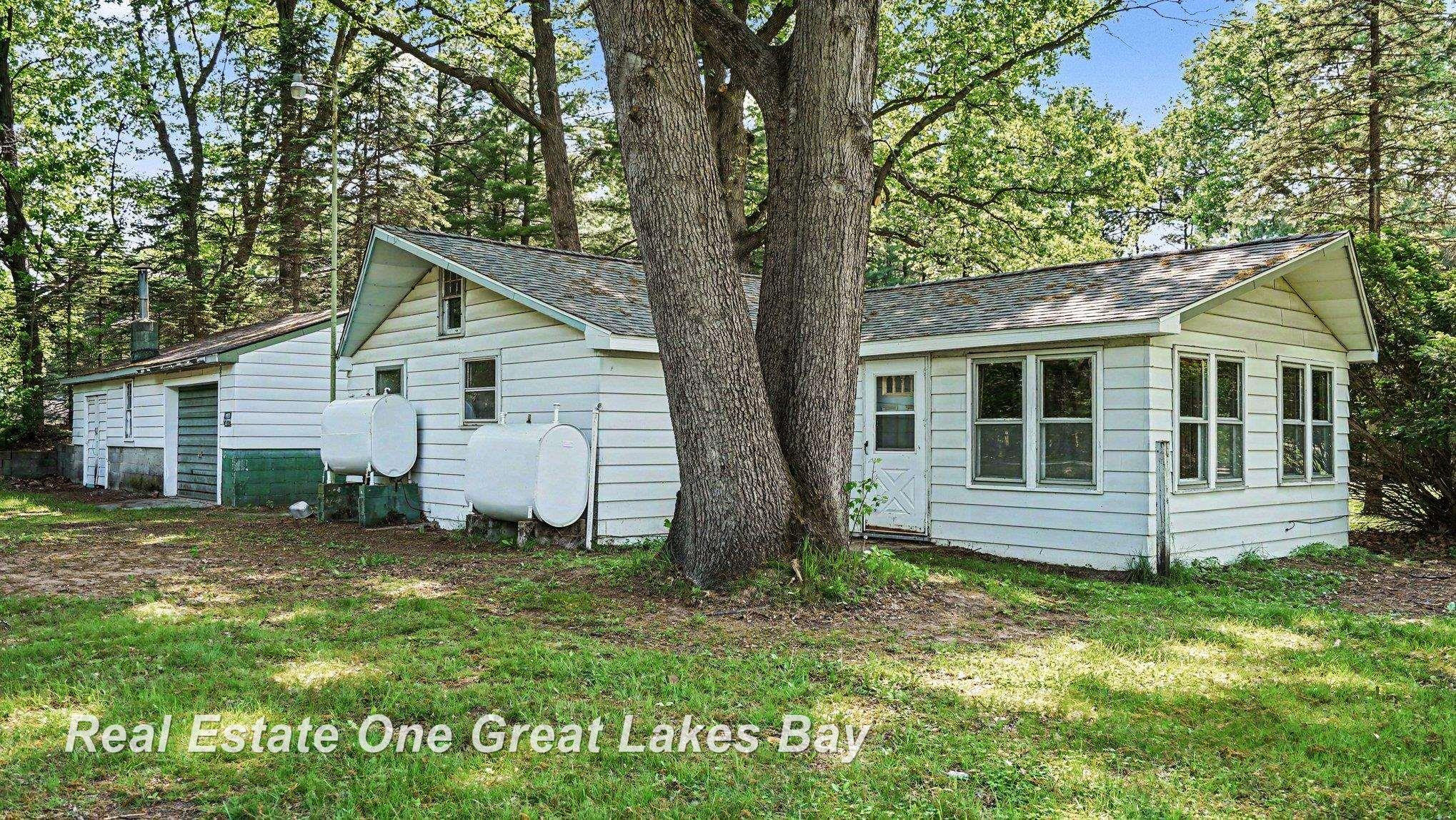 11075 Spencer Road, Saint Charles, MI 48655 — Photo 20