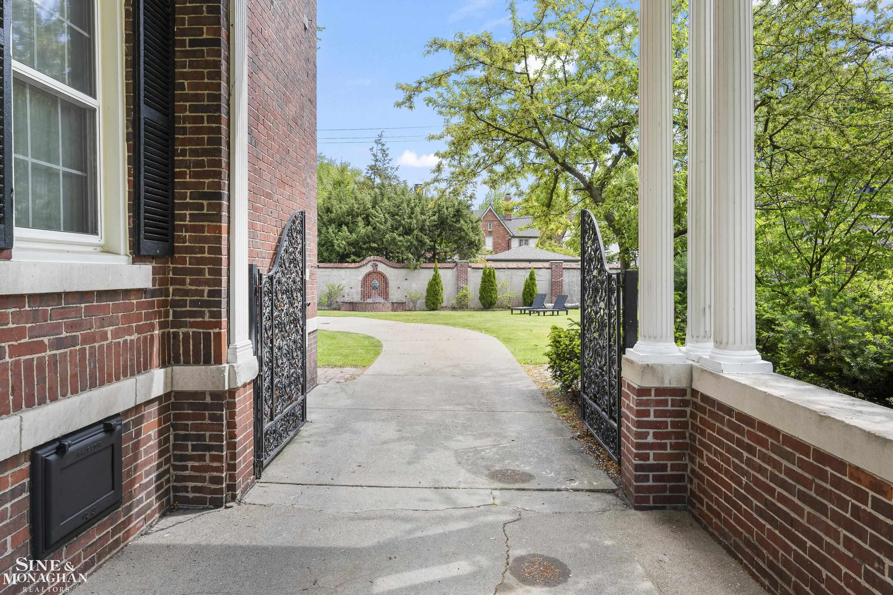 512 Washington Road, Grosse Pointe, MI 48230 — Photo 60