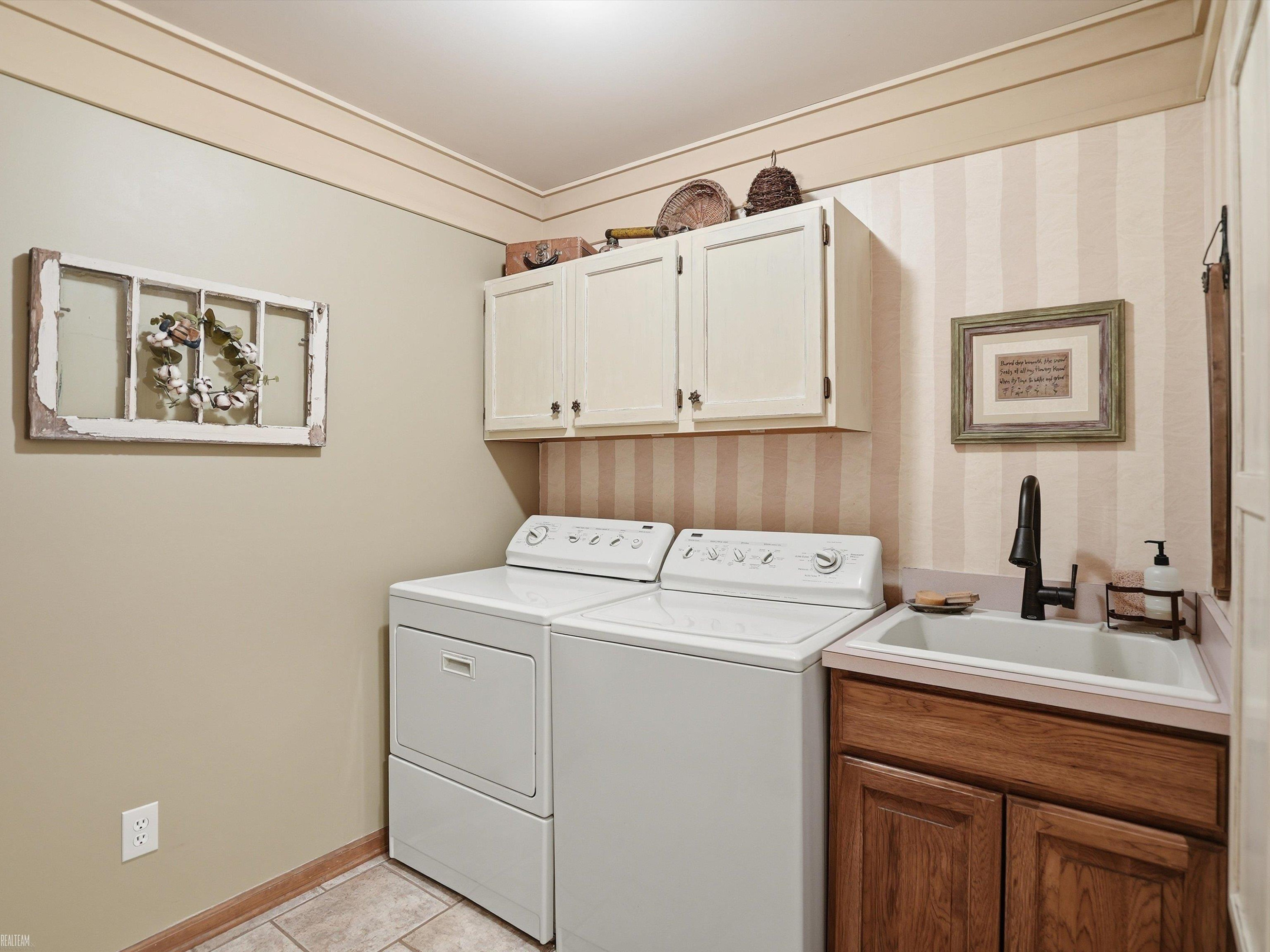 42199 Kyle Drive, Clinton Twp, MI 48038 — Photo 13