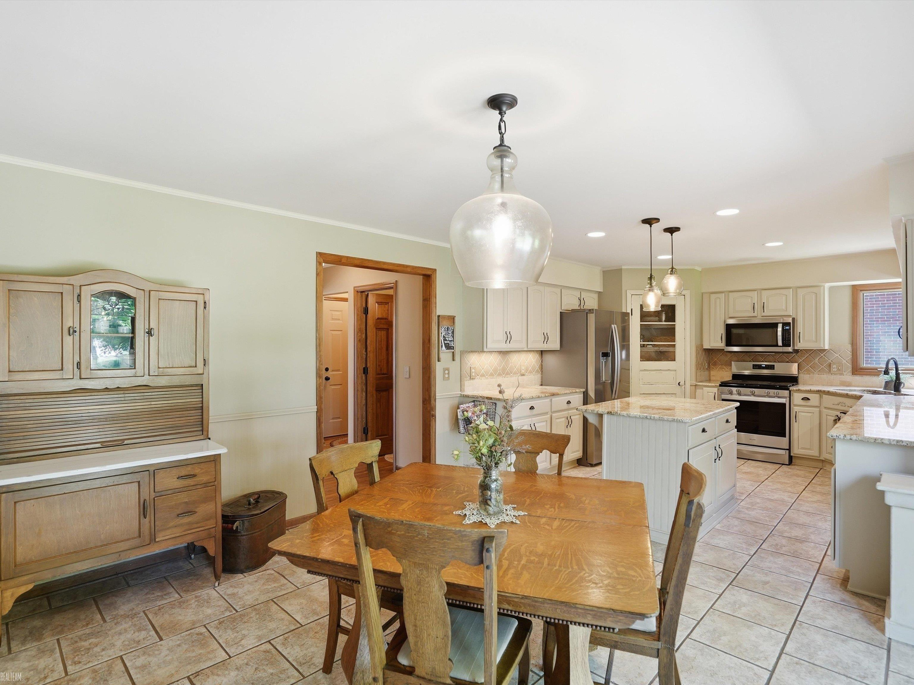42199 Kyle Drive, Clinton Twp, MI 48038 — Photo 19
