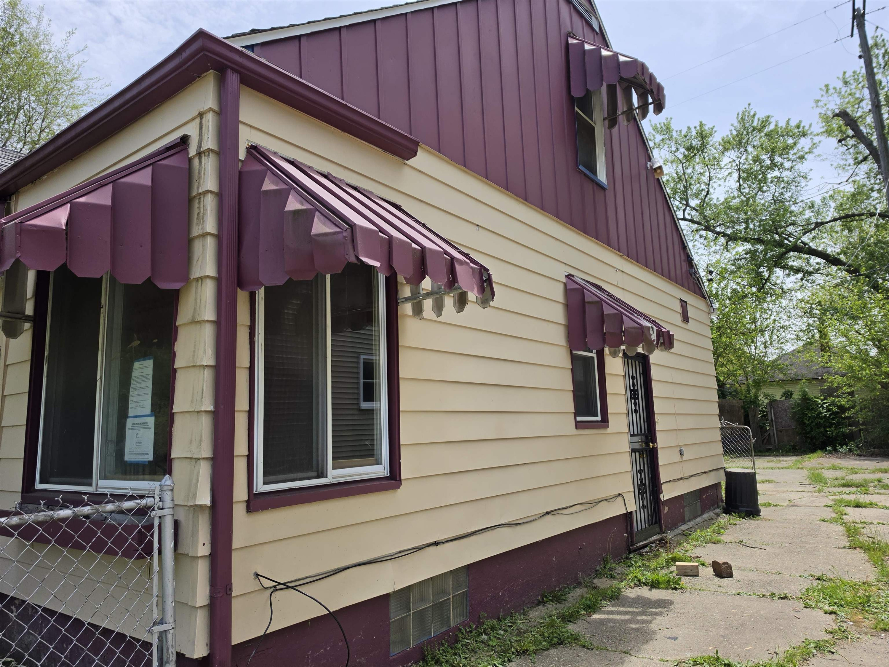318 E Philadelphia Boulevard, Flint, MI 48505 — Photo 2