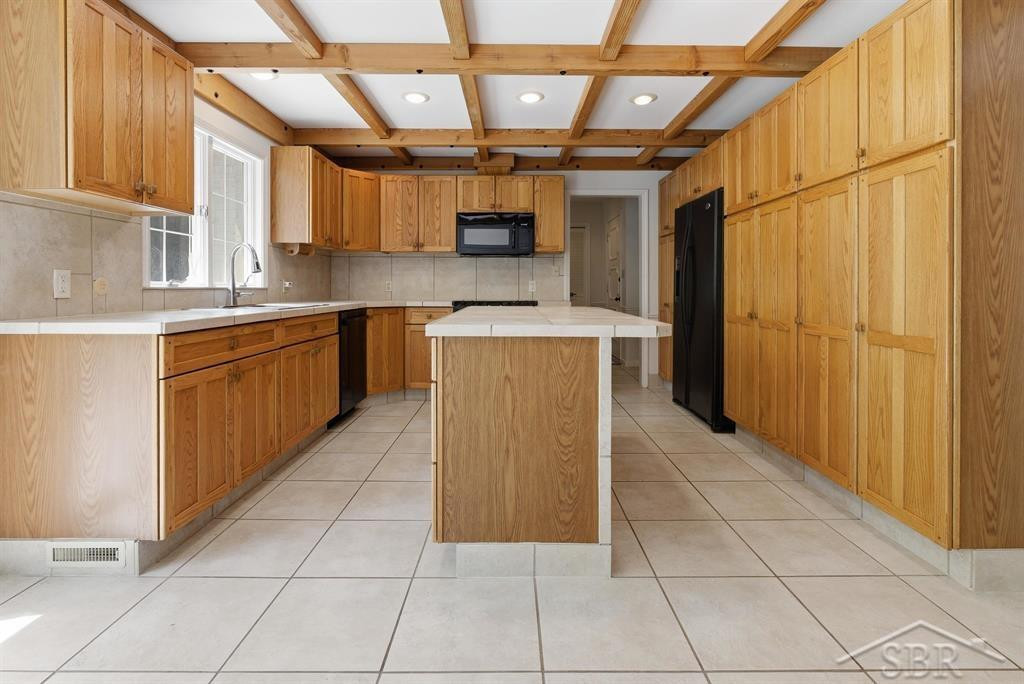 2109 Dilloway Drive, Midland, MI 48640 — Photo 11