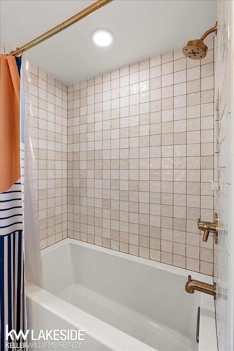 911 Lamppost Lane, Bloomfield Hills, MI 48304 — Photo 45
