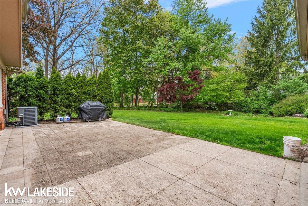 911 Lamppost Lane, Bloomfield Hills, MI 48304 — Photo 54