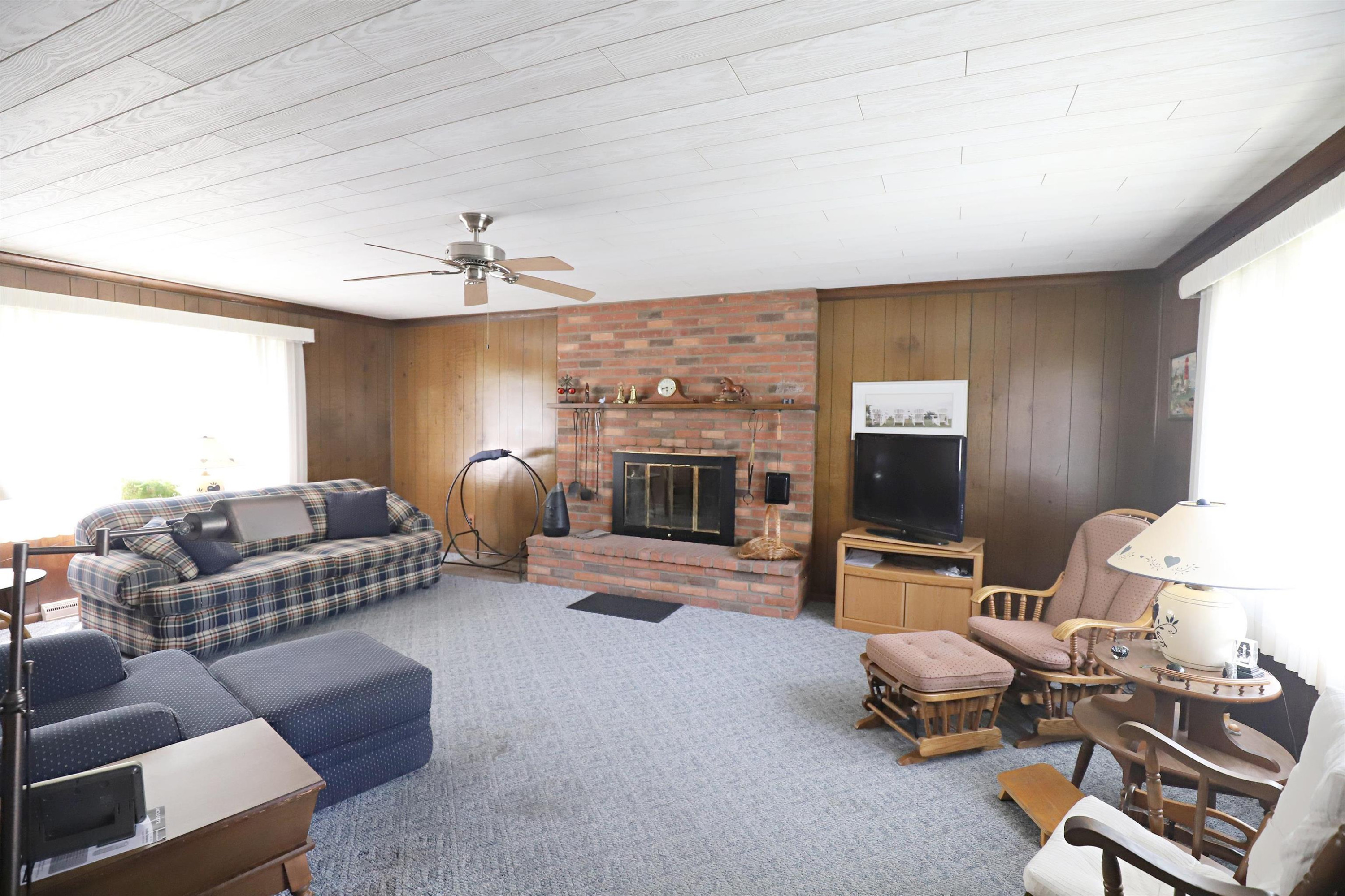 536 Warren Avenue, Flushing, MI 48433 — Photo 4