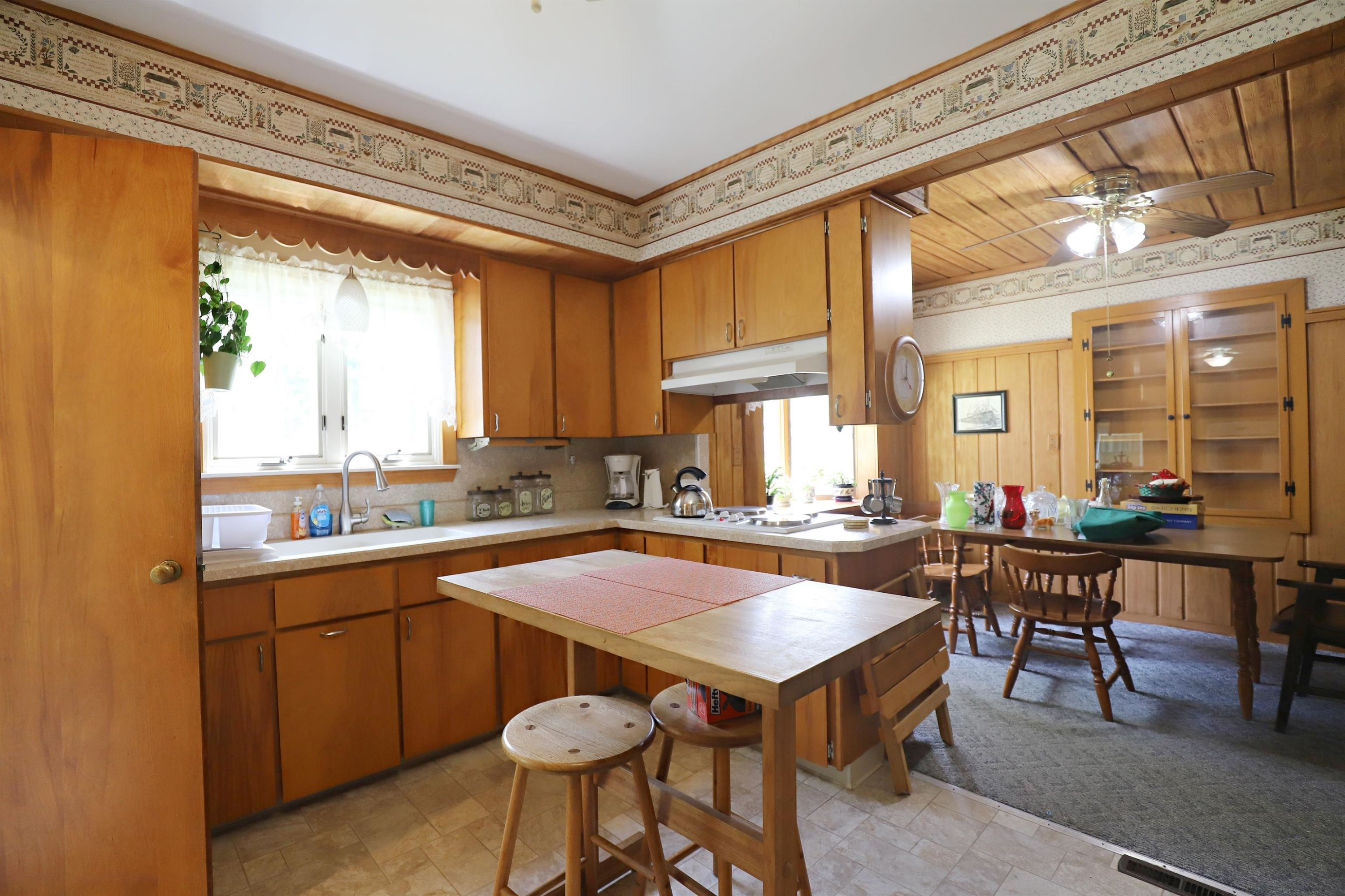 536 Warren Avenue, Flushing, MI 48433 — Photo 10