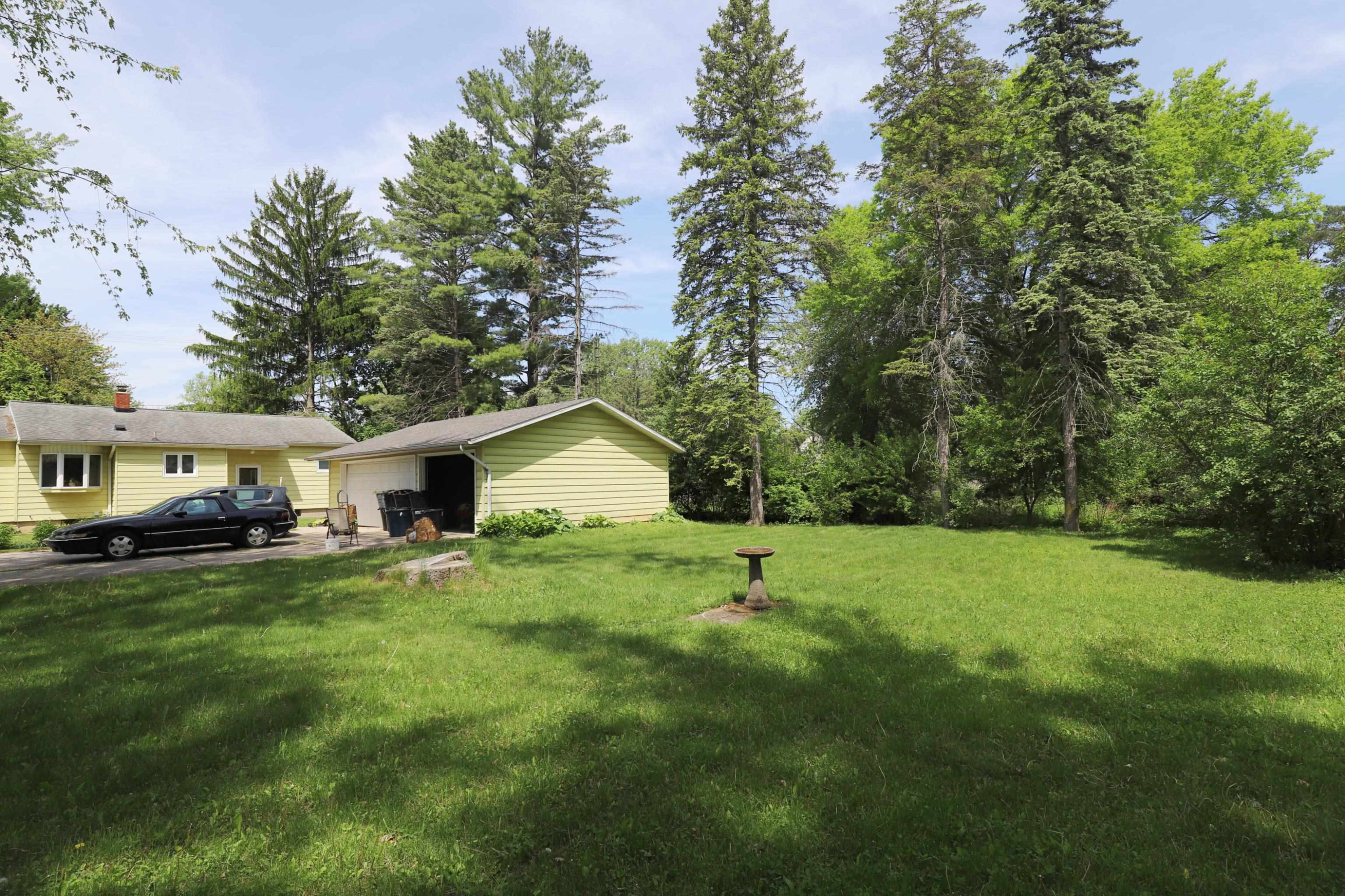 536 Warren Avenue, Flushing, MI 48433 — Photo 20