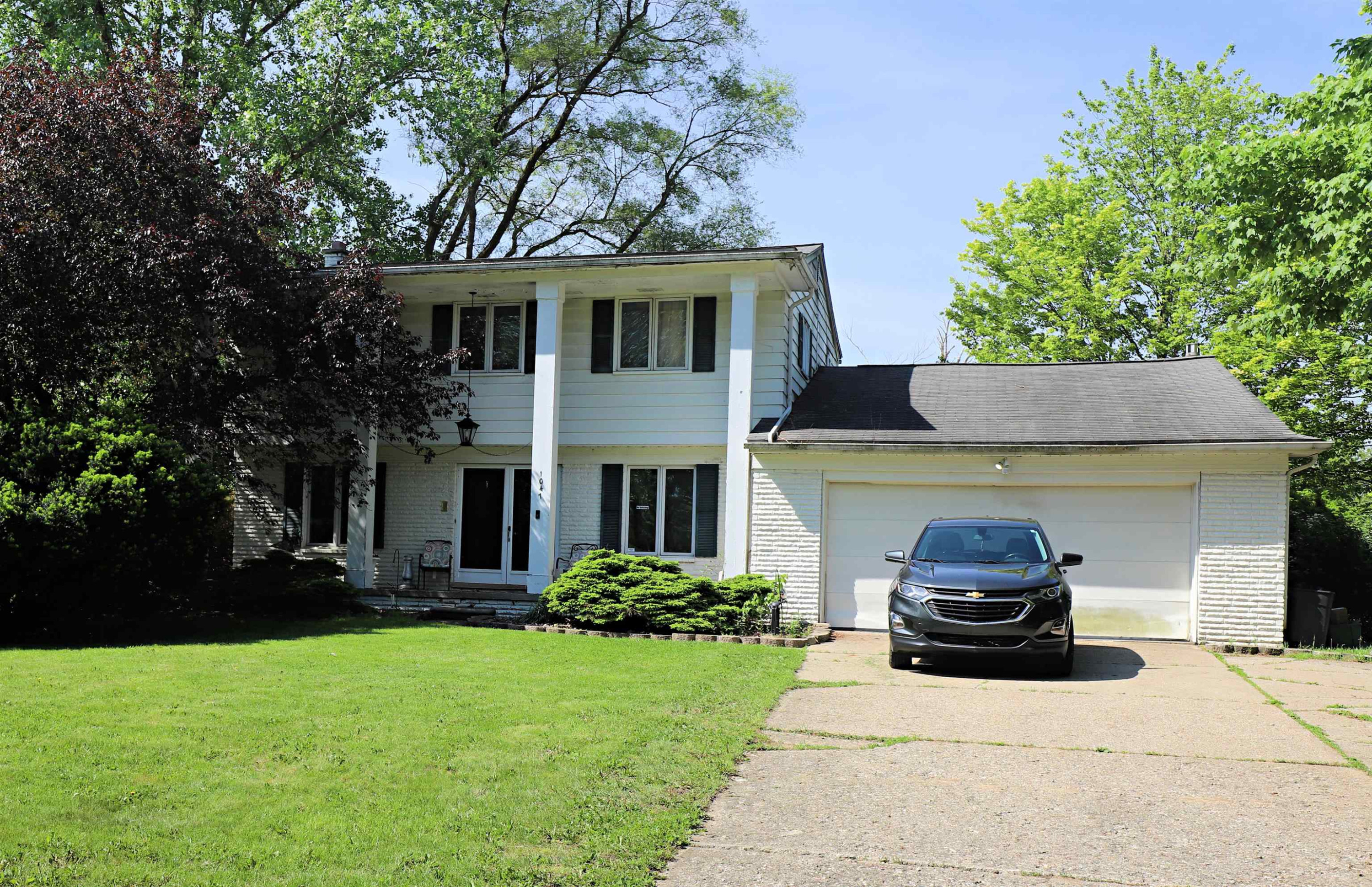 1047 Western Hills Drive, Flint, MI 48532 — Photo 2
