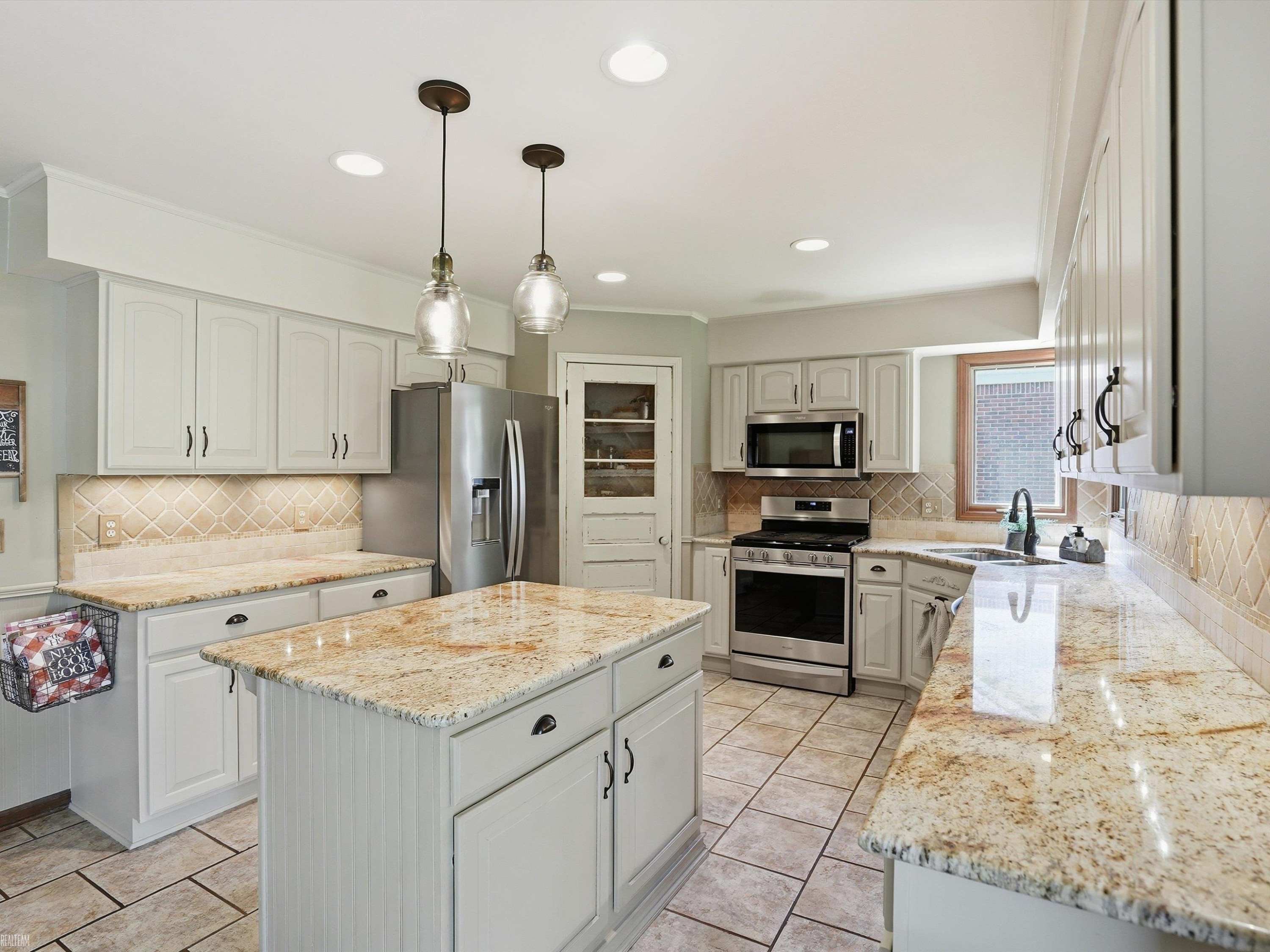 42199 Kyle Drive, Clinton Twp, MI 48038 — Photo 25