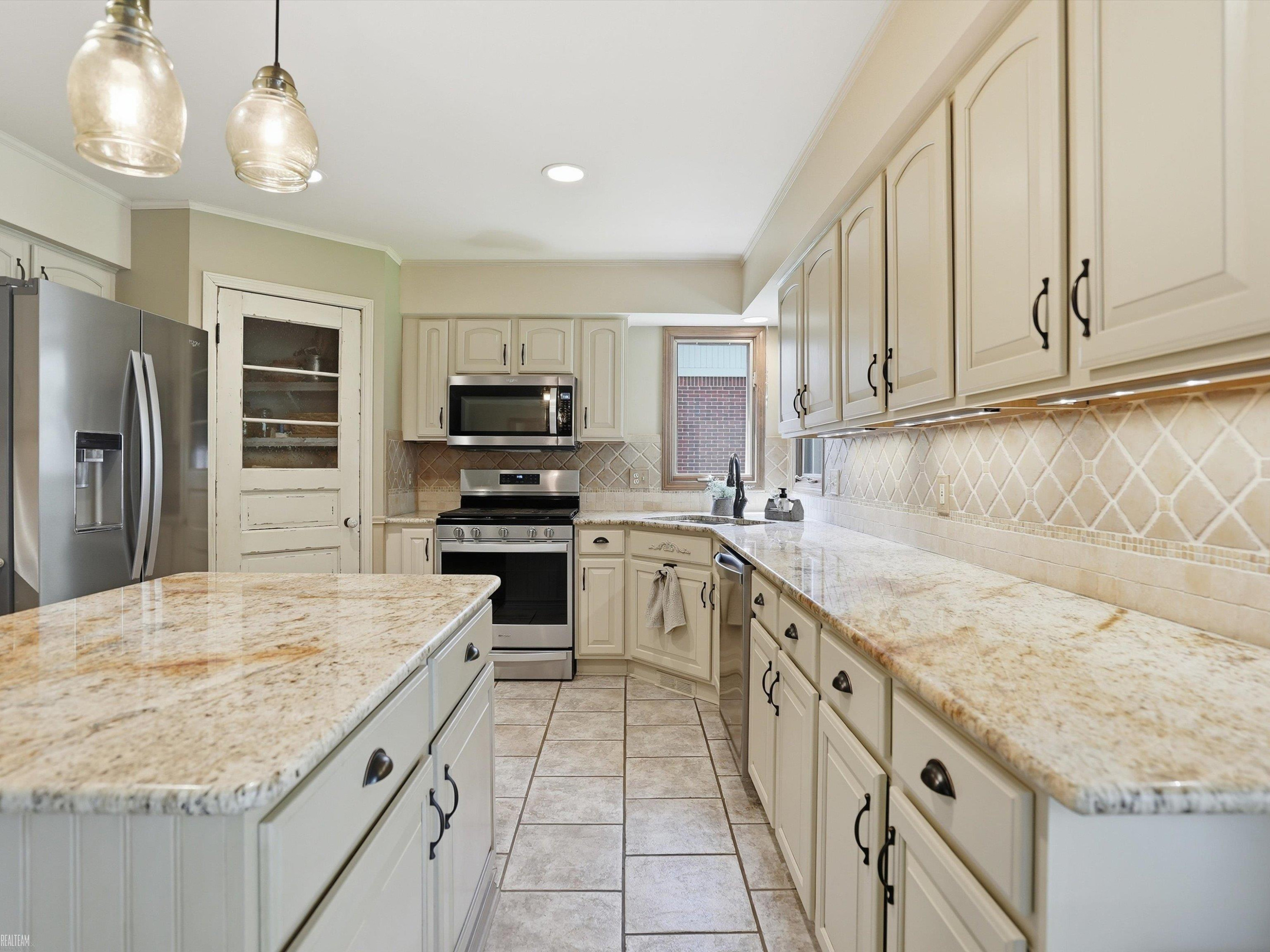 42199 Kyle Drive, Clinton Twp, MI 48038 — Photo 26