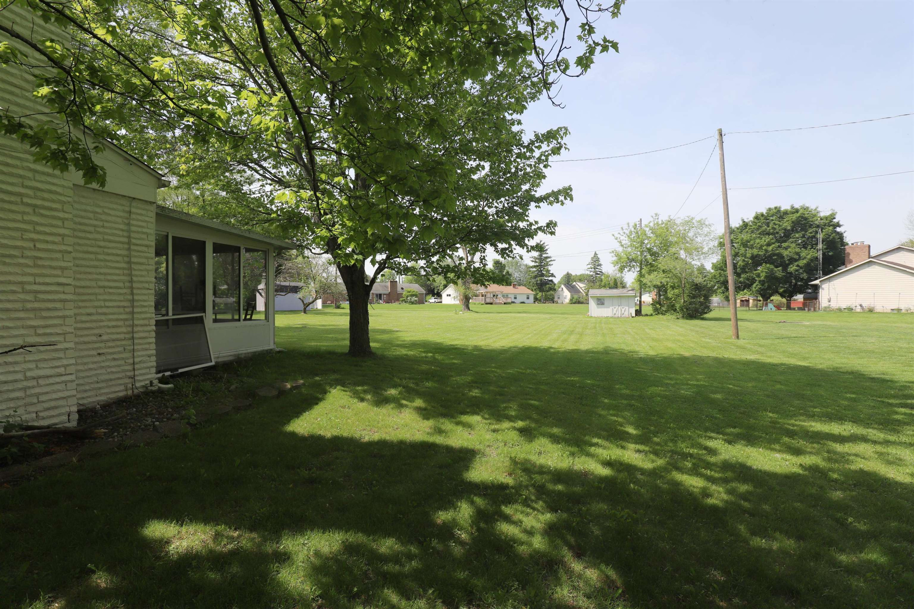 1047 Western Hills Drive, Flint, MI 48532 — Photo 17