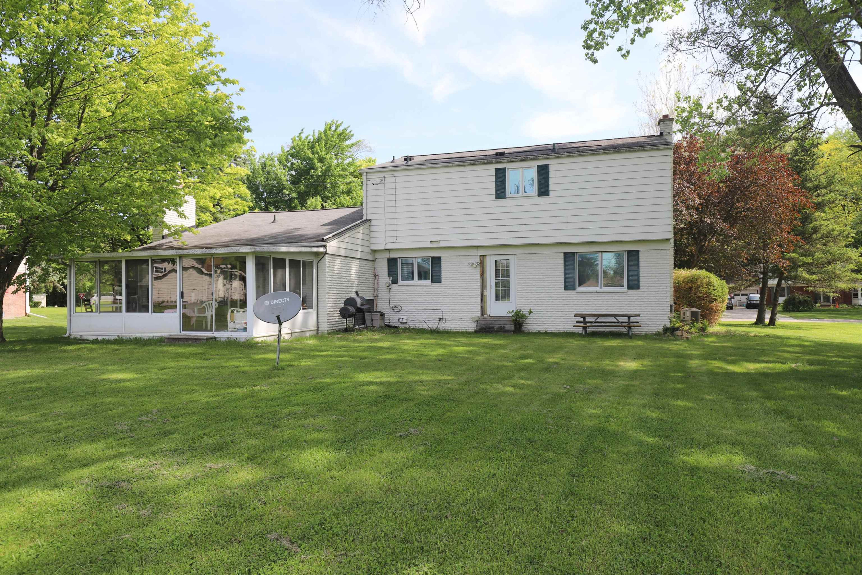 1047 Western Hills Drive, Flint, MI 48532 — Photo 21