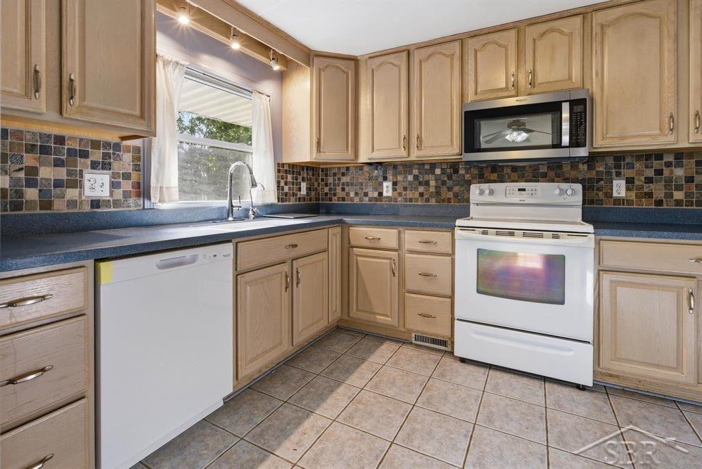 3601 Sharon Road, Midland, MI 48642 — Photo 13