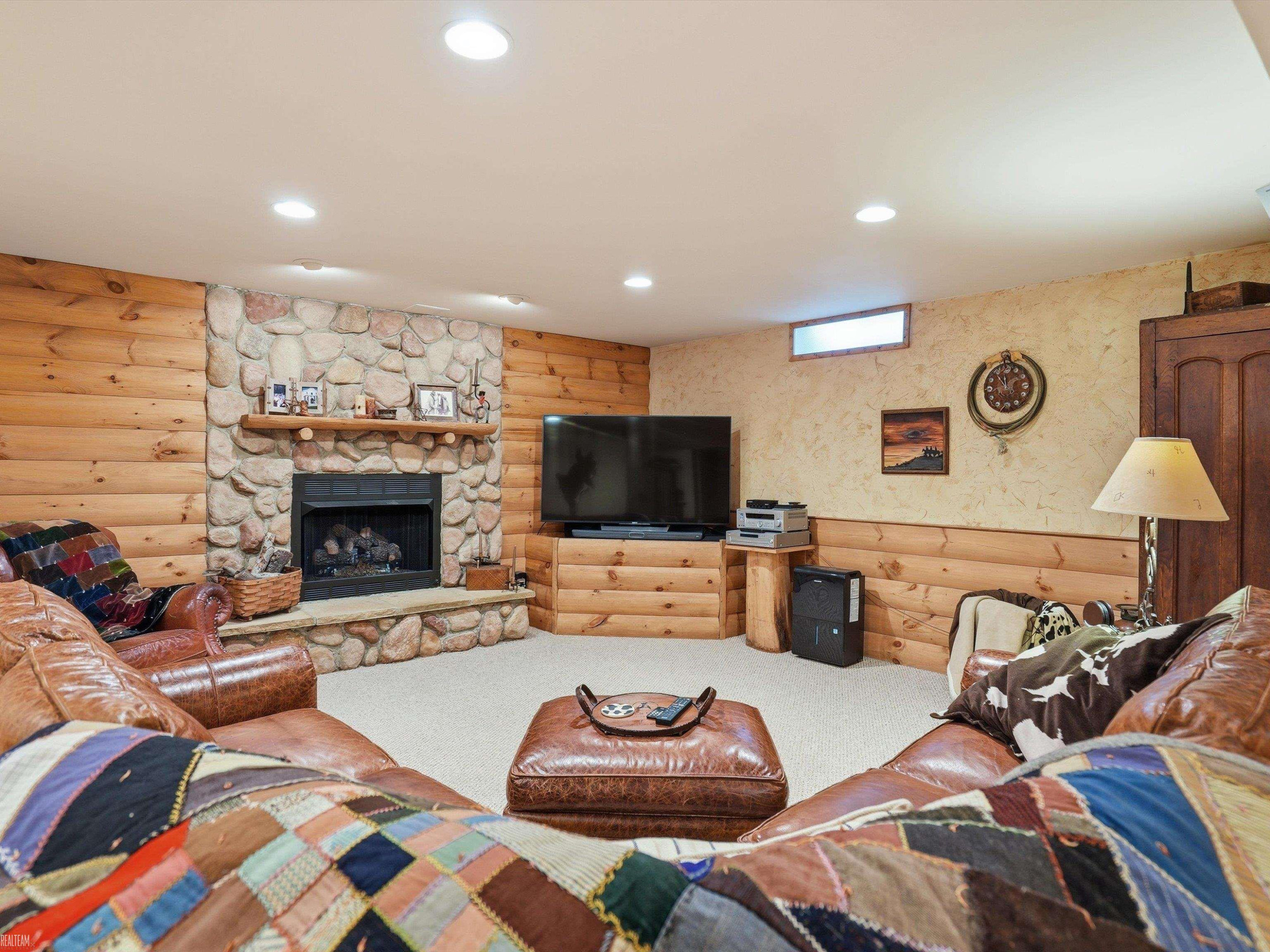 42199 Kyle Drive, Clinton Twp, MI 48038 — Photo 49