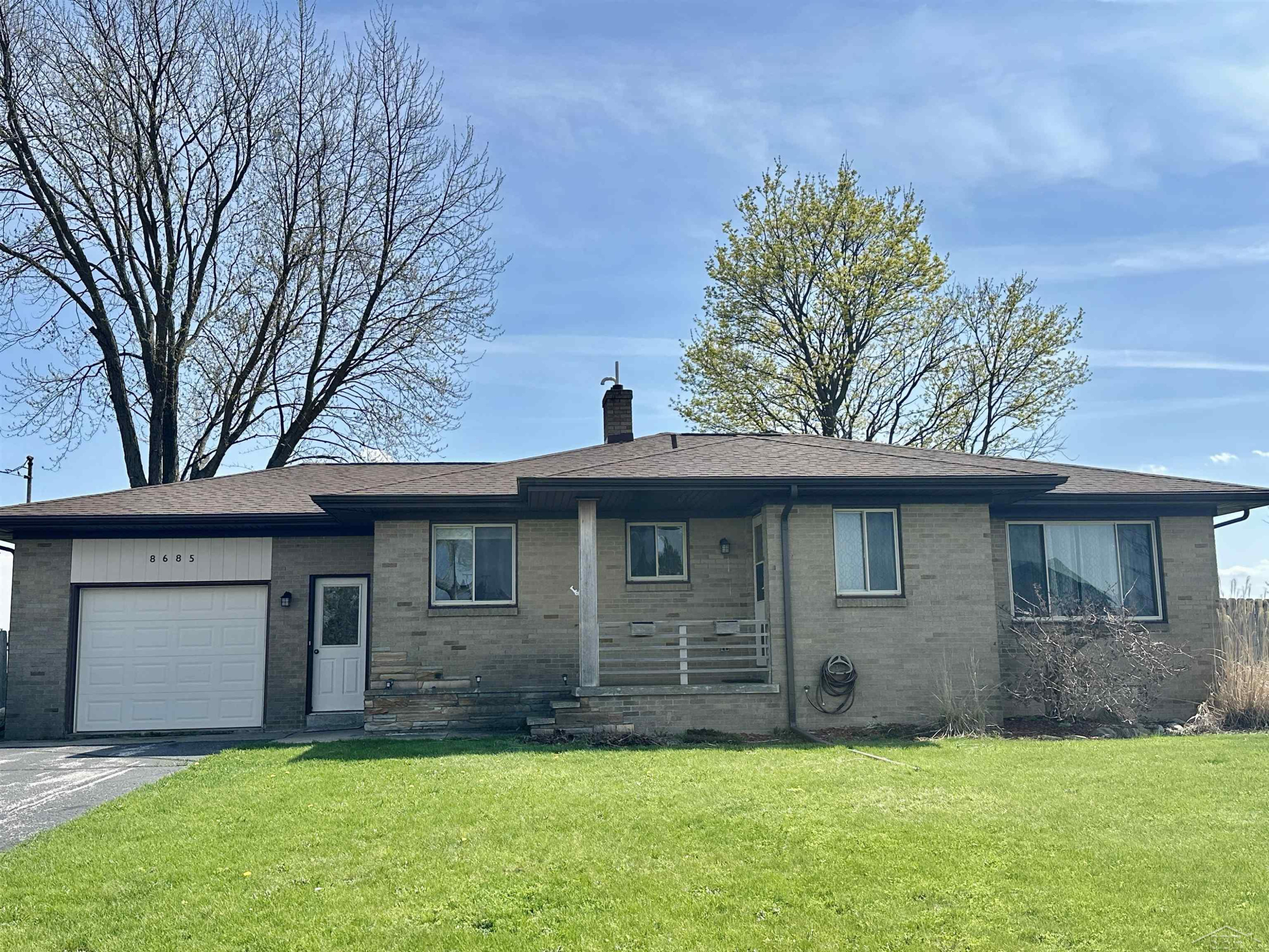 8685 W Sanilac Road, Vassar, MI 48768 — front exterior
