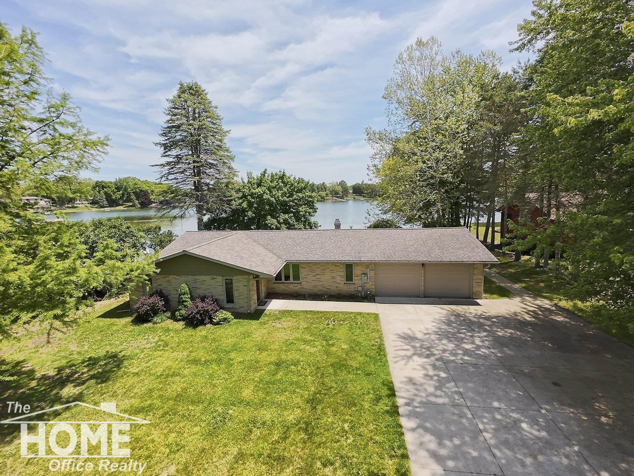 4879 Mohican Trail, Owosso, MI 48867 — front exterior