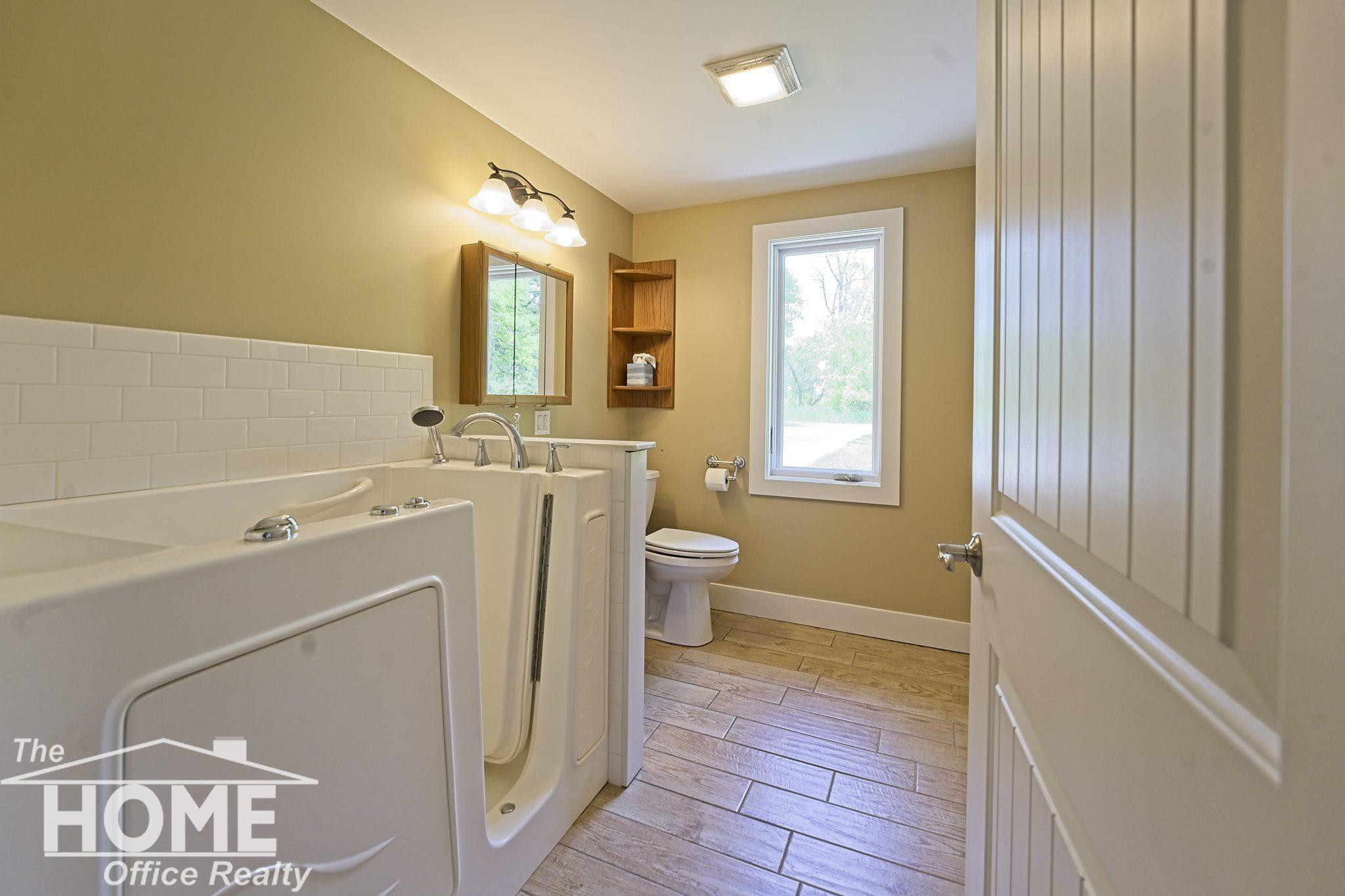 4879 Mohican Trail, Owosso, MI 48867 — Photo 29