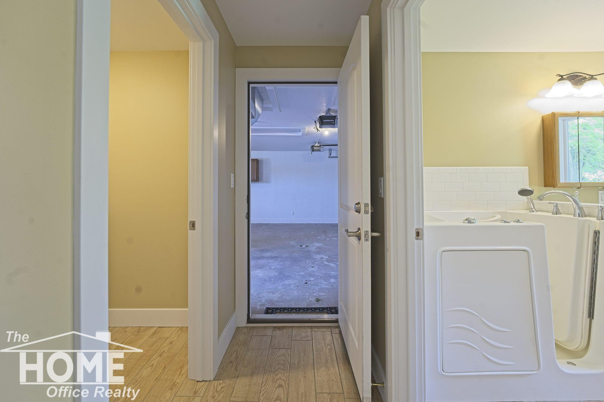4879 Mohican Trail, Owosso, MI 48867 — Photo 31