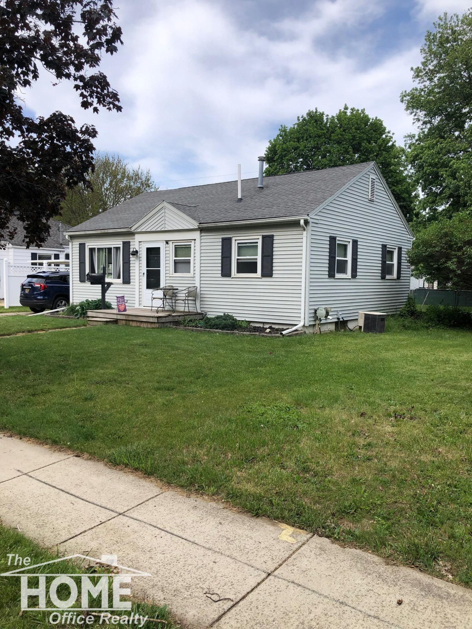 918 N Hickory Street, Owosso, MI 48867 — front exterior