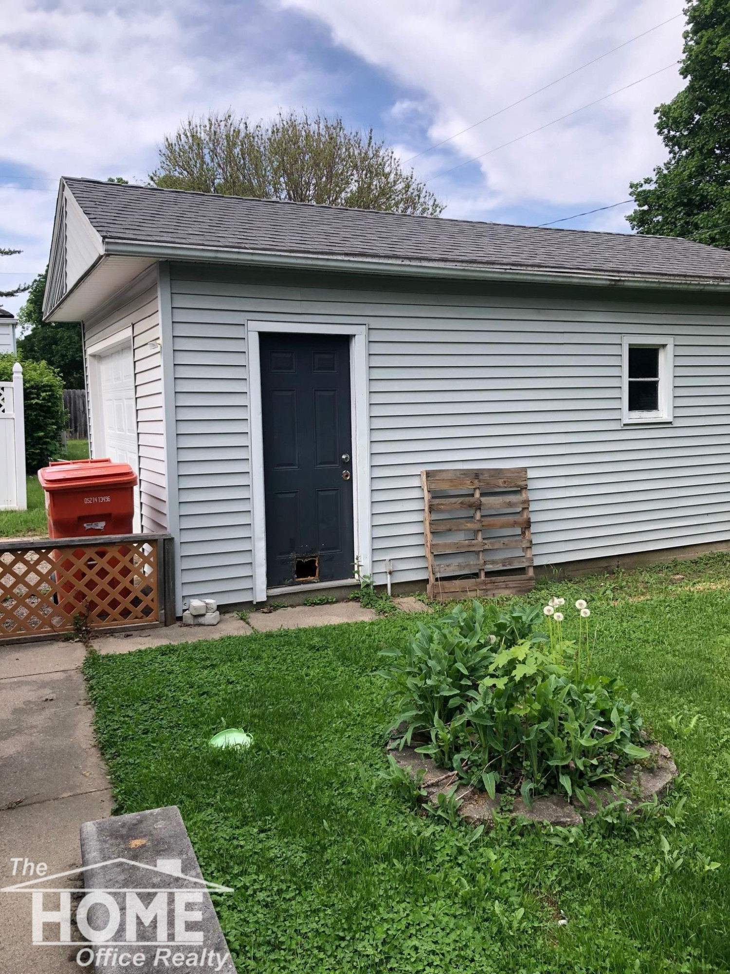 918 N Hickory Street, Owosso, MI 48867 — Photo 2