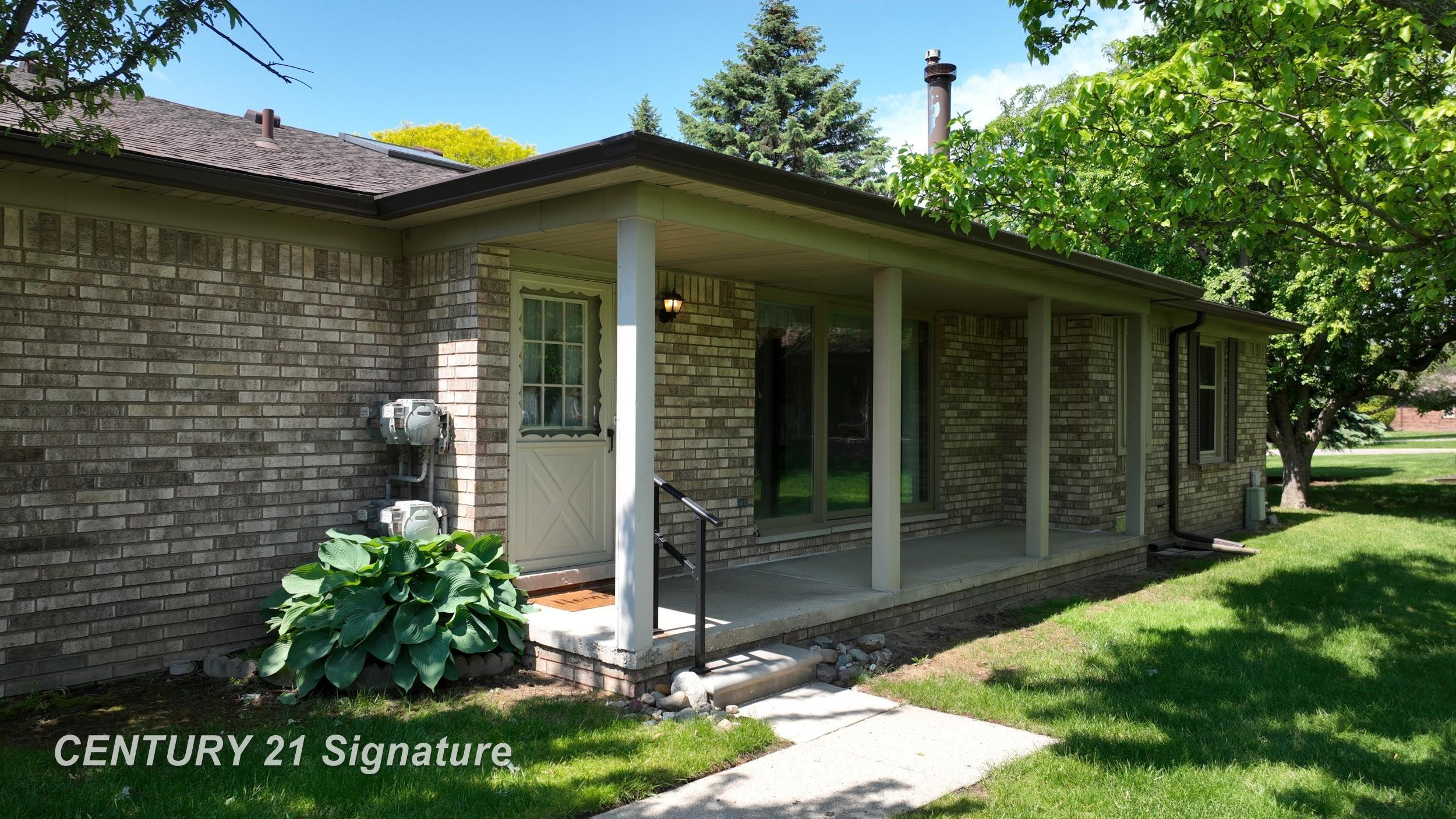 49327 Winchester Court, Shelby Twp, MI 48315 — Photo 2