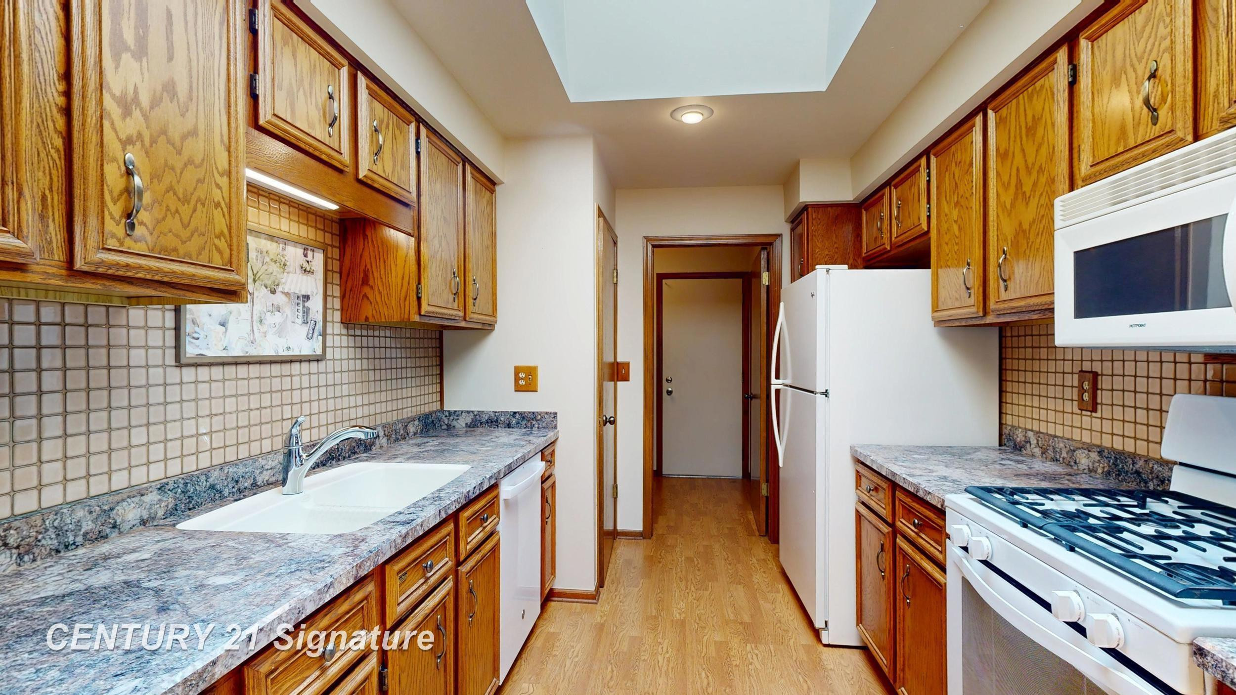 49327 Winchester Court, Shelby Twp, MI 48315 — Photo 14