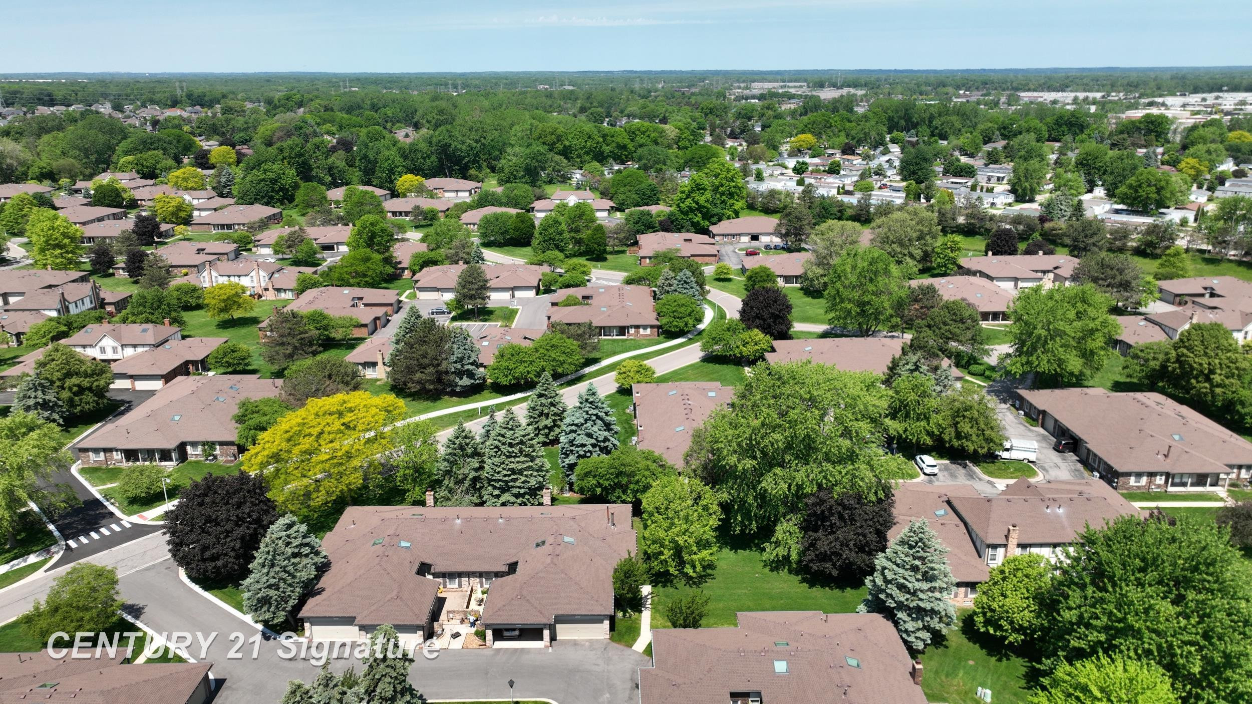 49327 Winchester Court, Shelby Twp, MI 48315 — Photo 37
