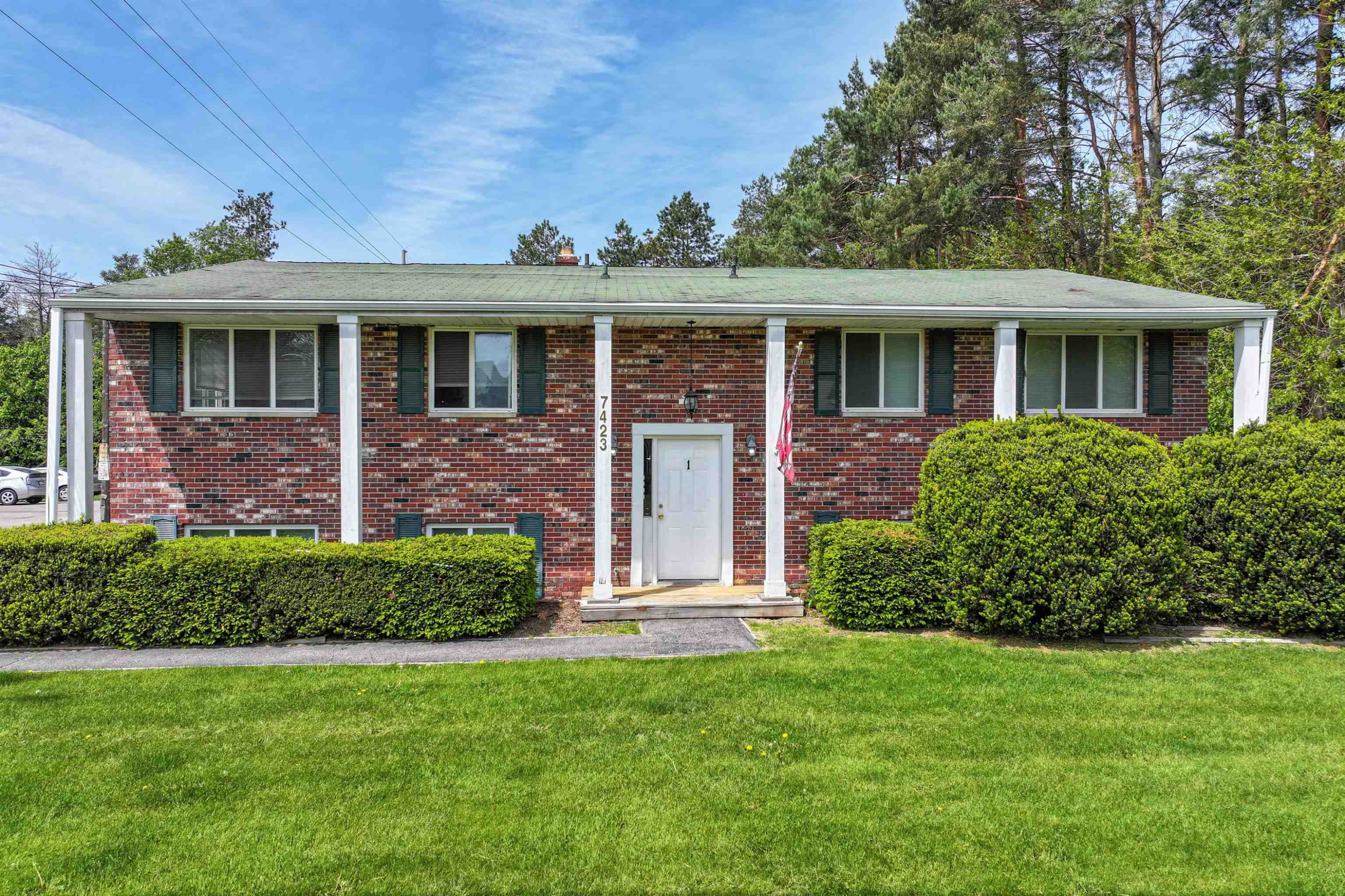 7423 Roger Thomas #4 Drive, MI 48458 — Photo 2