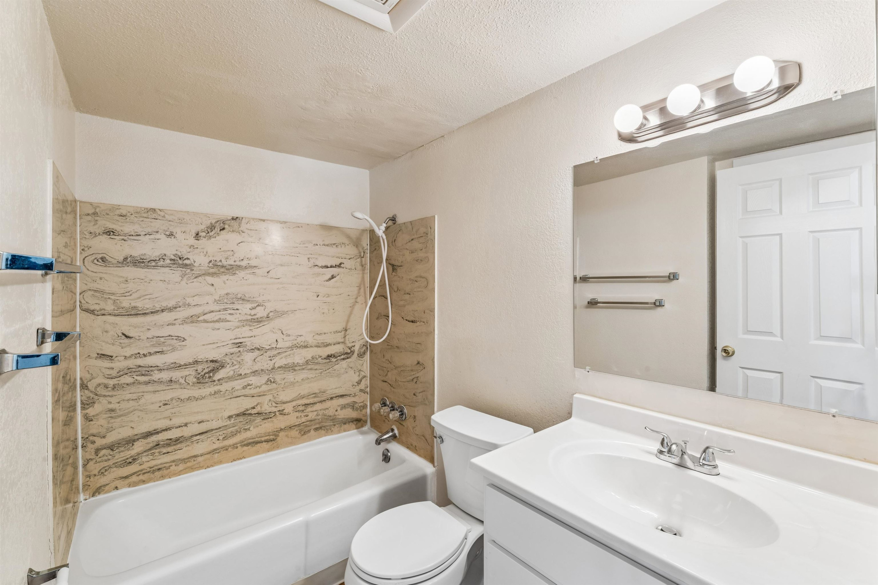 7423 Roger Thomas #4 Drive, MI 48458 — Photo 9