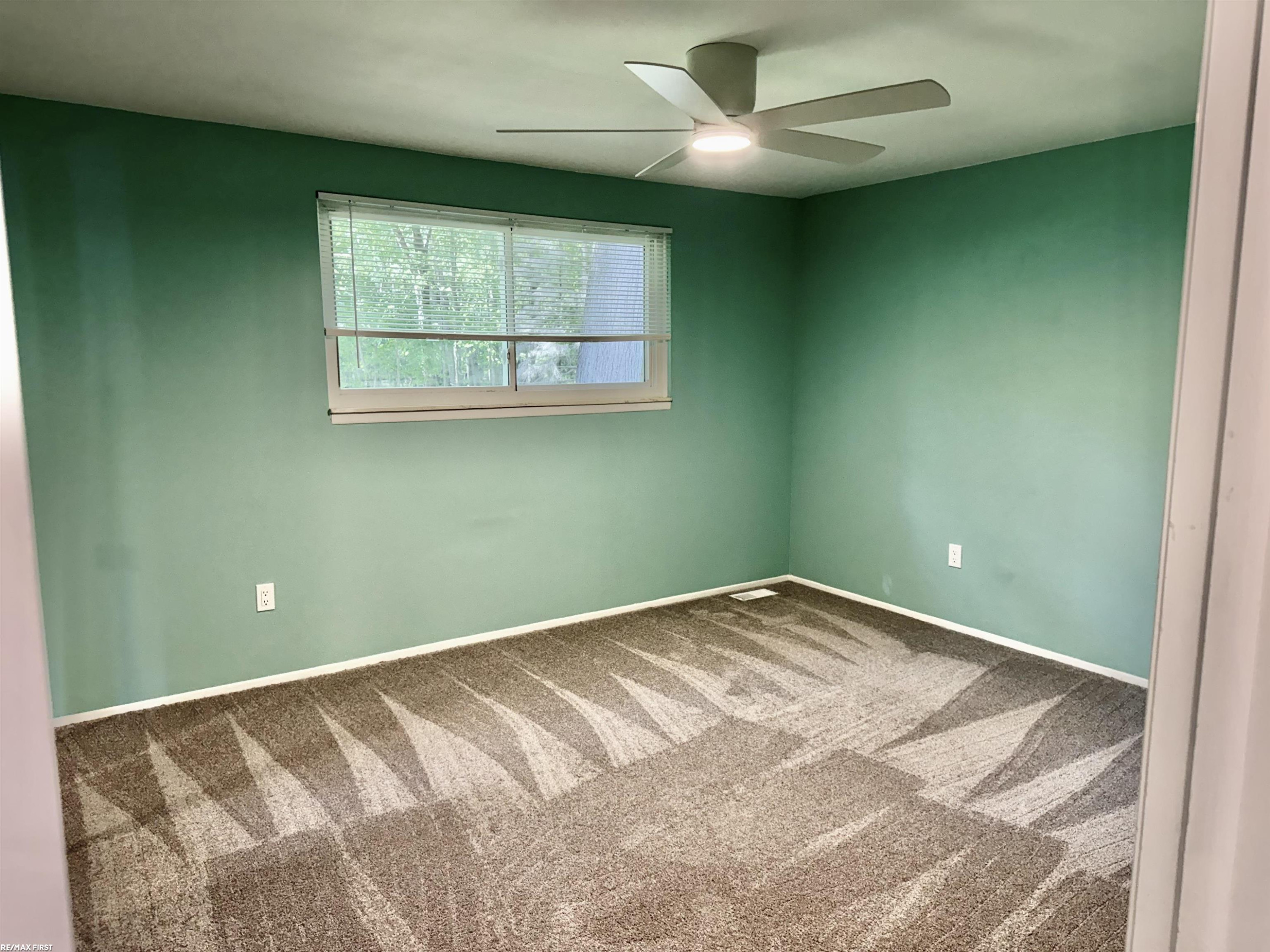 33043 Shagbark Circle, MI 48047 — Photo 21