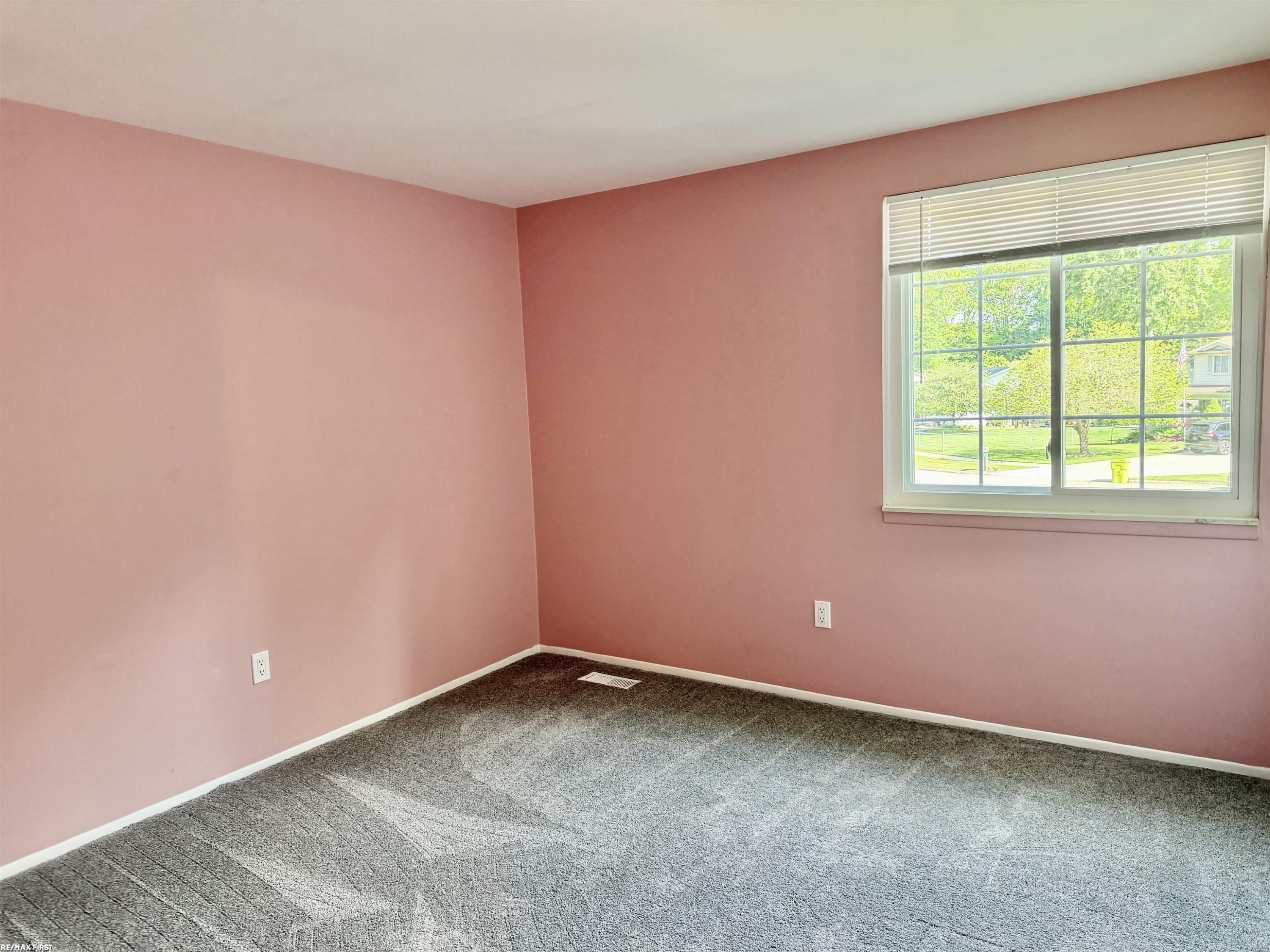 33043 Shagbark Circle, MI 48047 — Photo 26