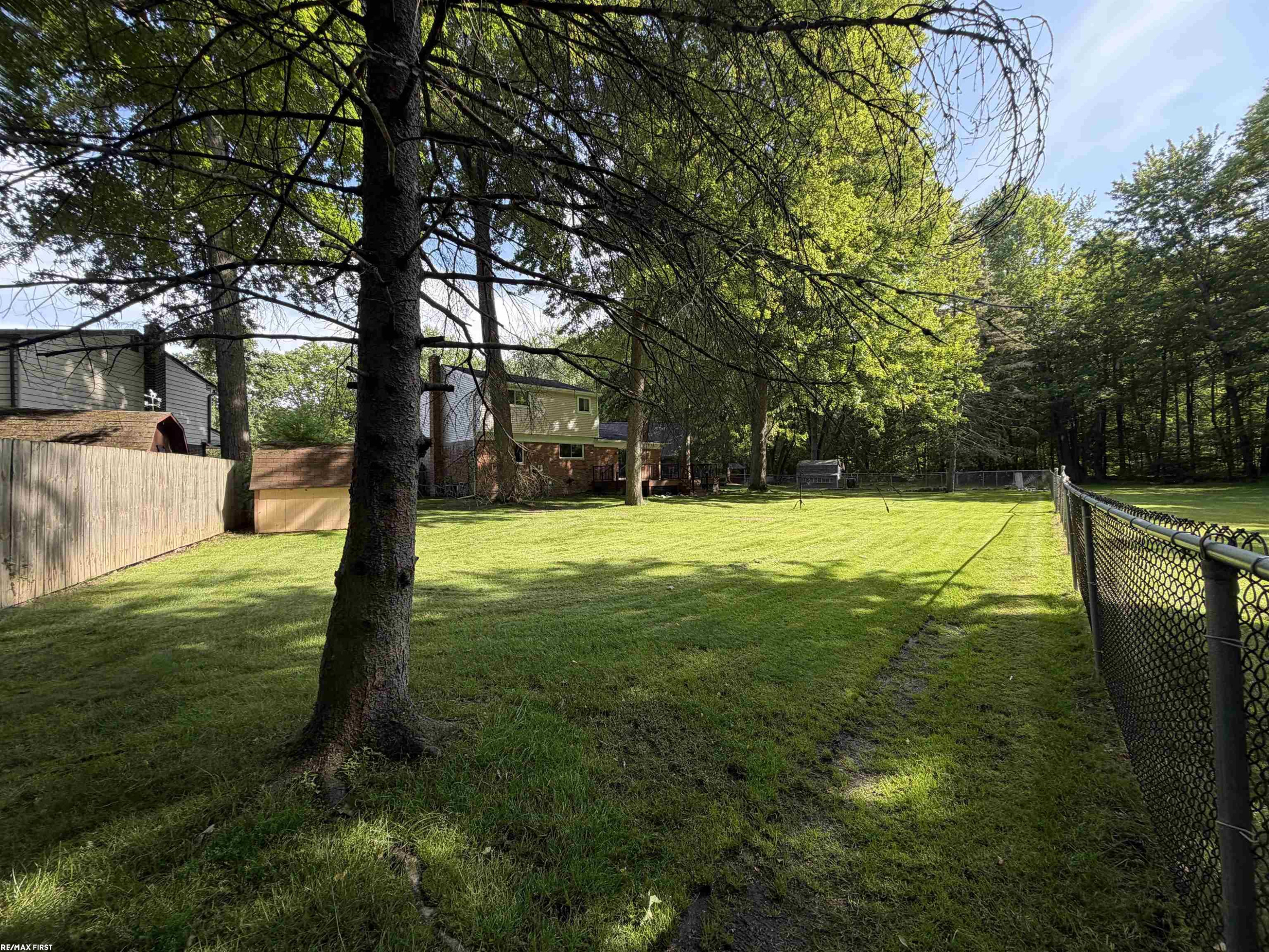 33043 Shagbark Circle, MI 48047 — Photo 35