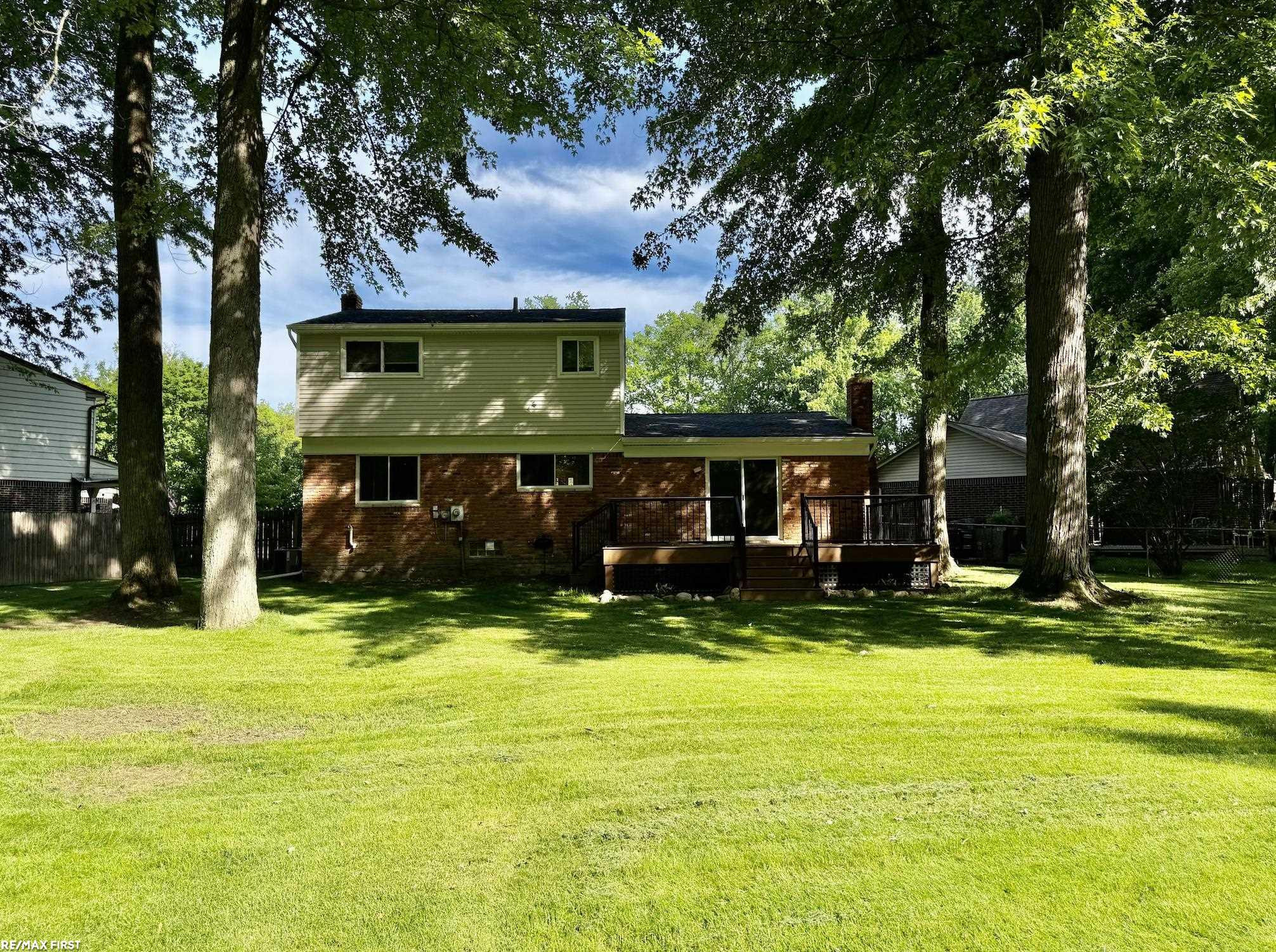 33043 Shagbark Circle, MI 48047 — Photo 37