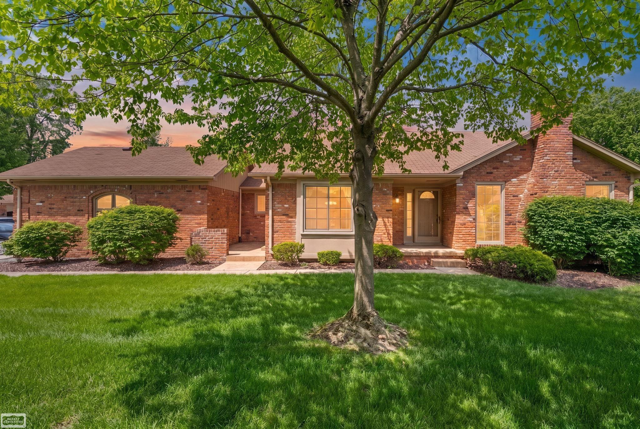 41010 W Rosewood Drive, Clinton Twp, MI 48038 — front exterior