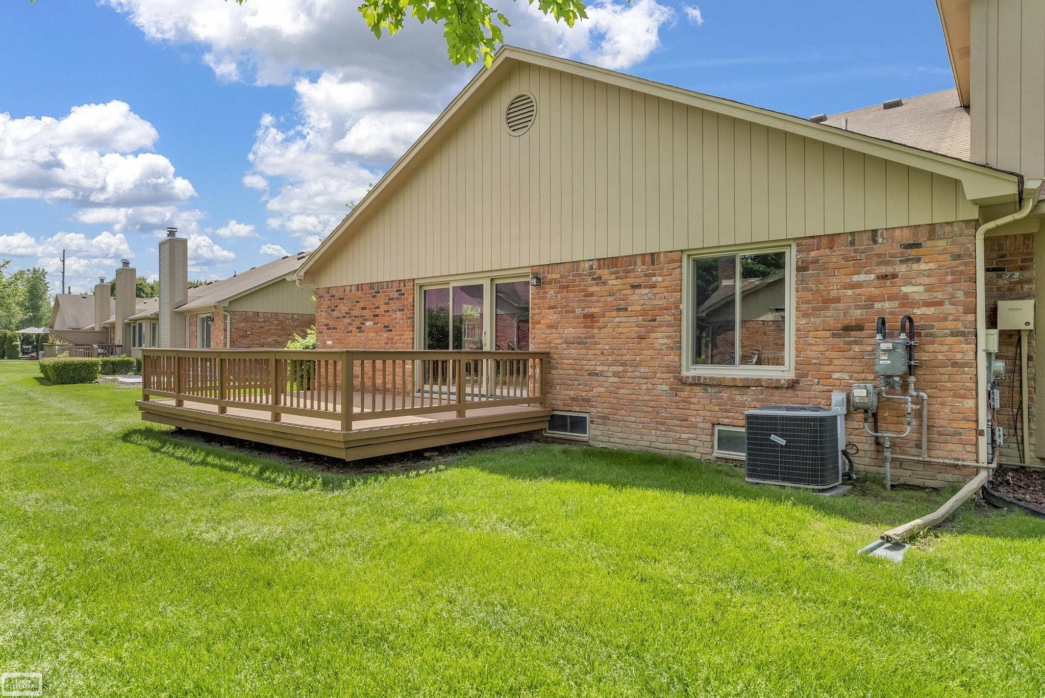 41010 W Rosewood Drive, Clinton Twp, MI 48038 — Photo 7