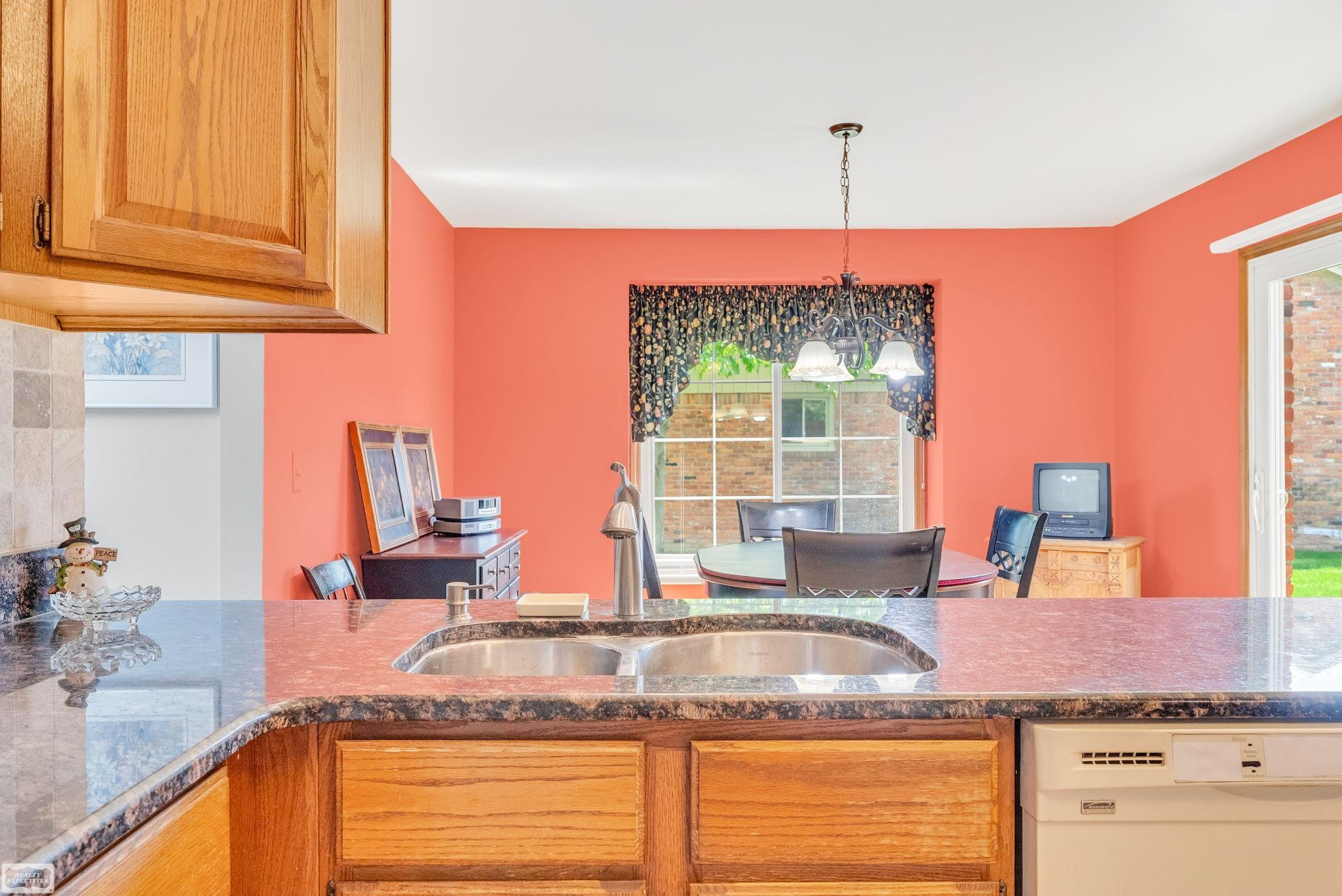 41010 W Rosewood Drive, Clinton Twp, MI 48038 — Photo 18