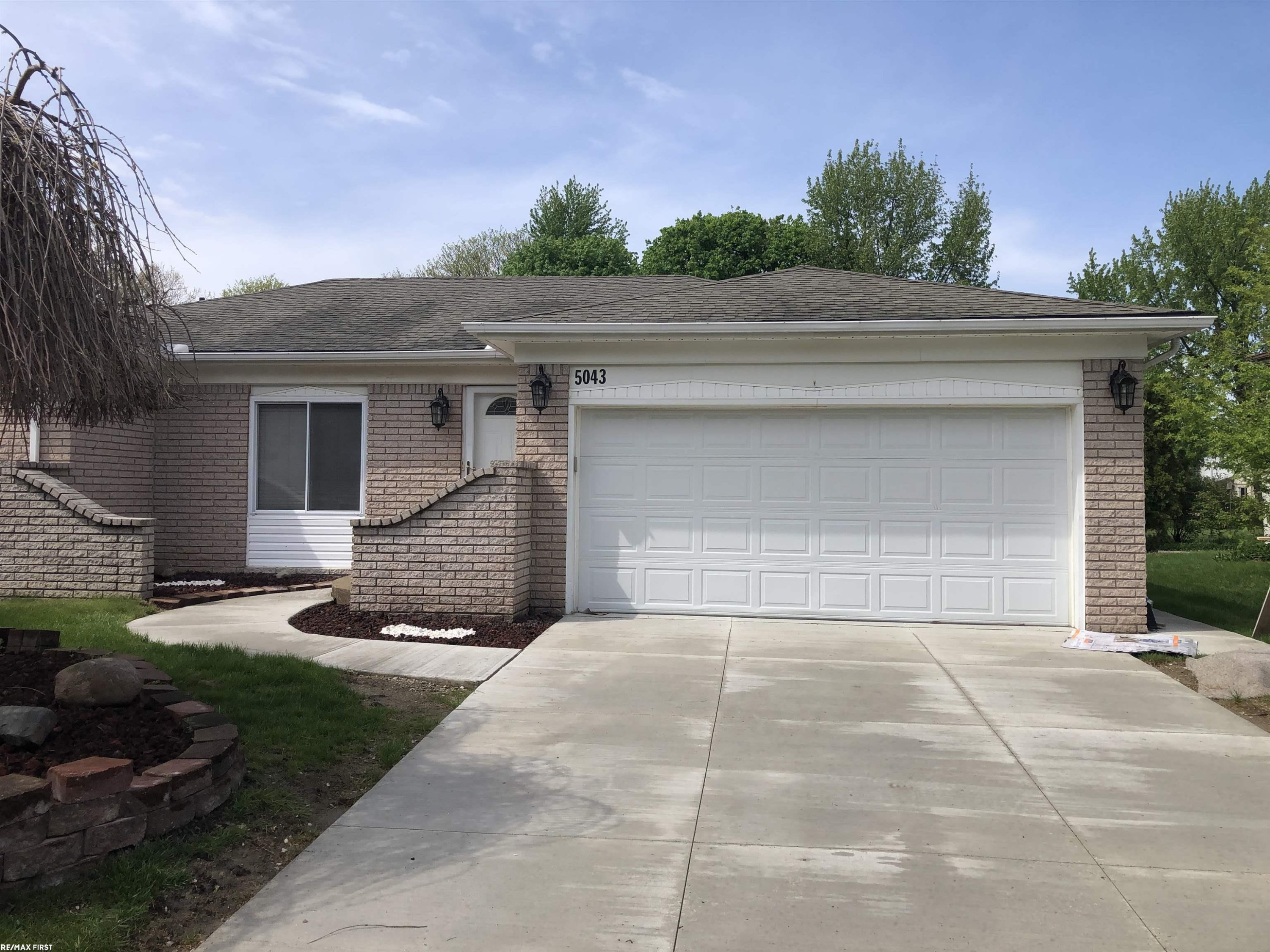 5043 Tyler Drive, Troy, MI 48085 — front exterior