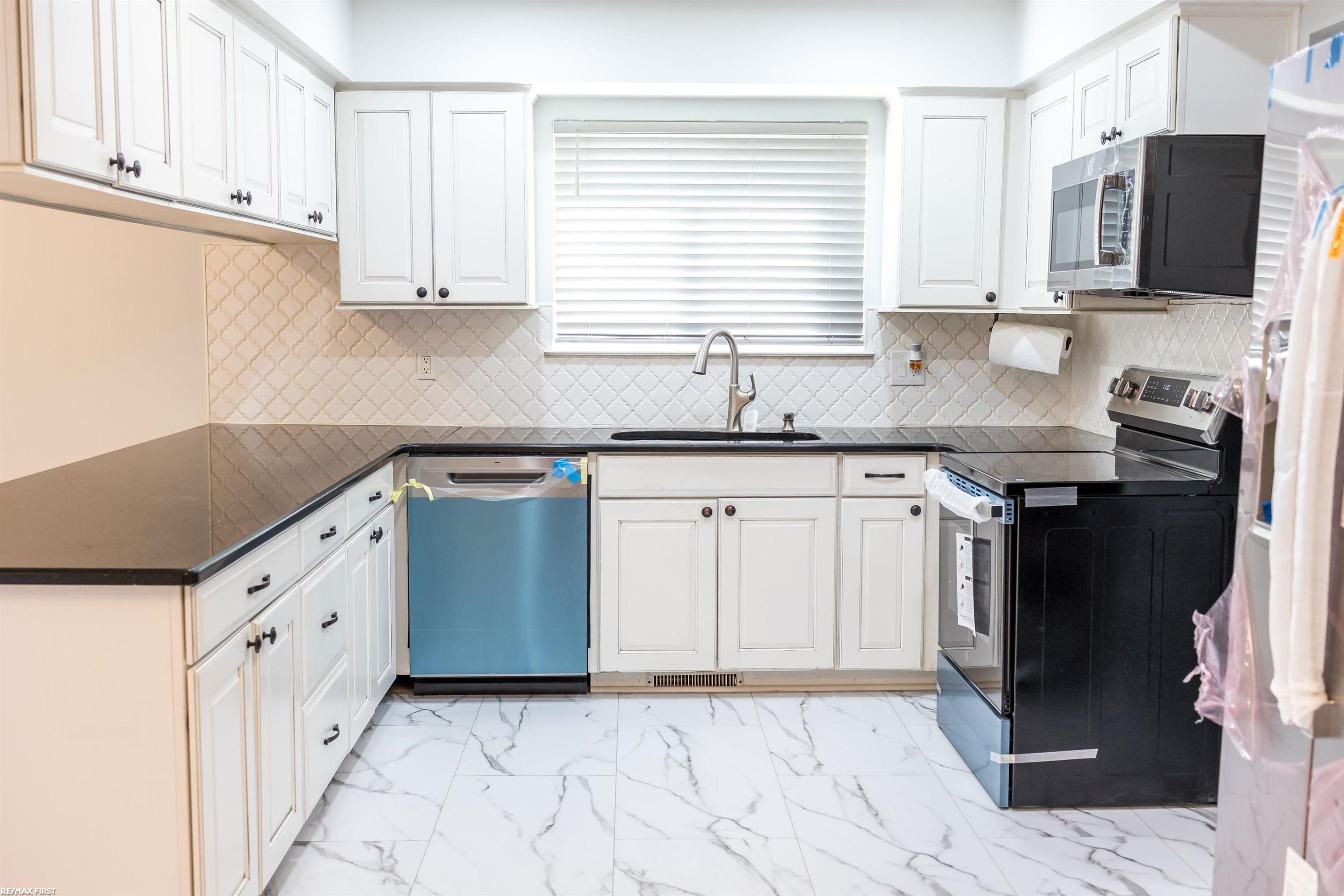 5043 Tyler Drive, Troy, MI 48085 — Photo 9