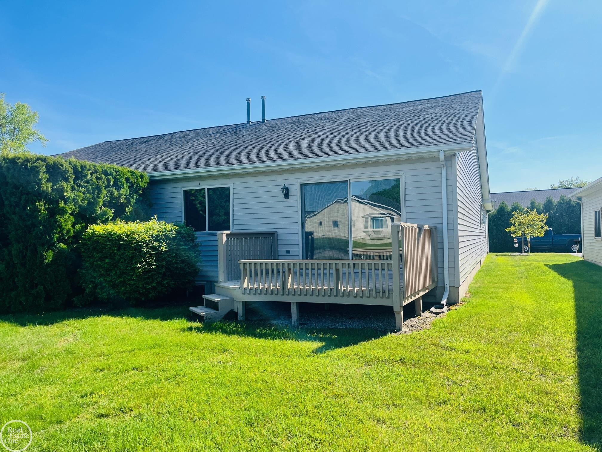 970 St Joseph Lane, Marysville, MI 48040 — Photo 4