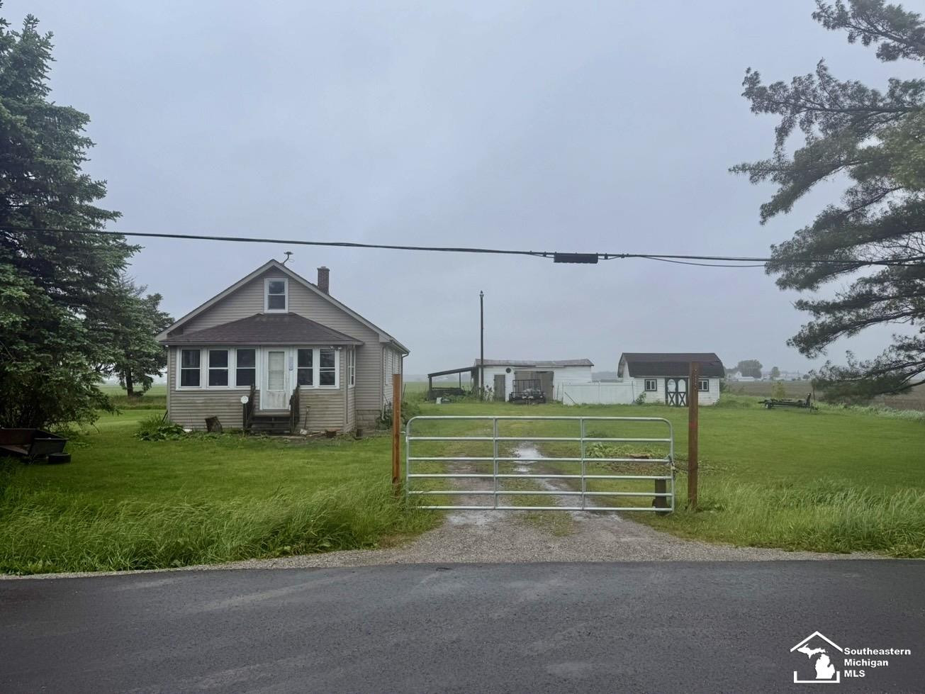 619 E Morocco Road, Temperance, MI 48182