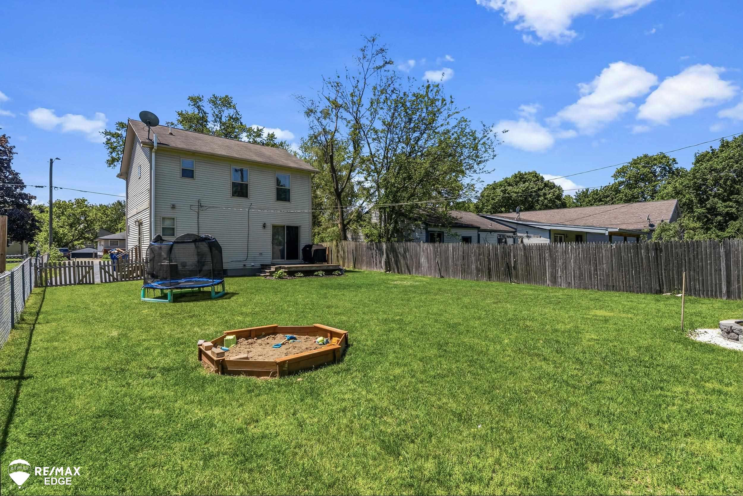 6428 Saline Drive, Waterford, MI 48329 — Photo 28