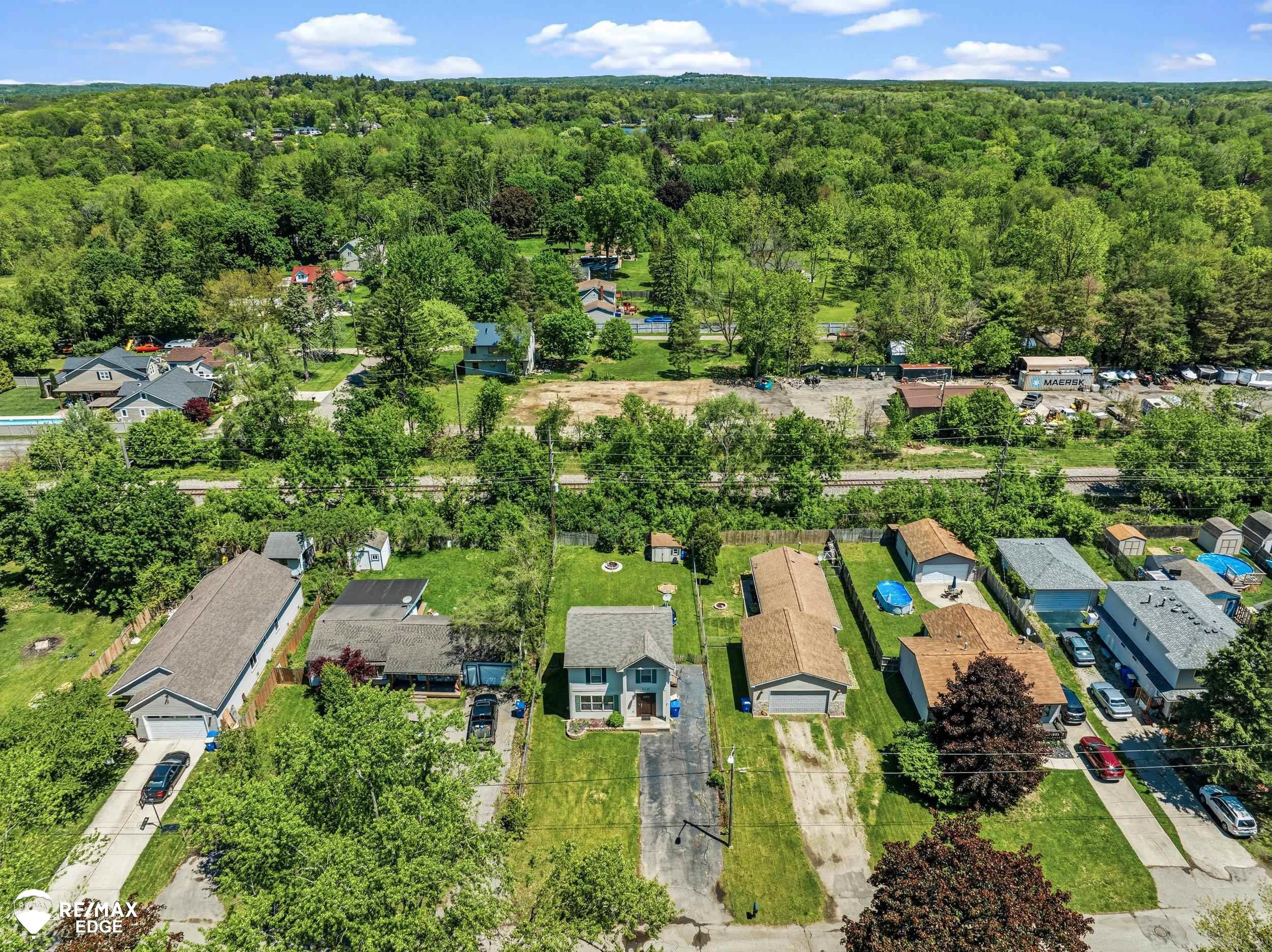 6428 Saline Drive, Waterford, MI 48329 — Photo 36
