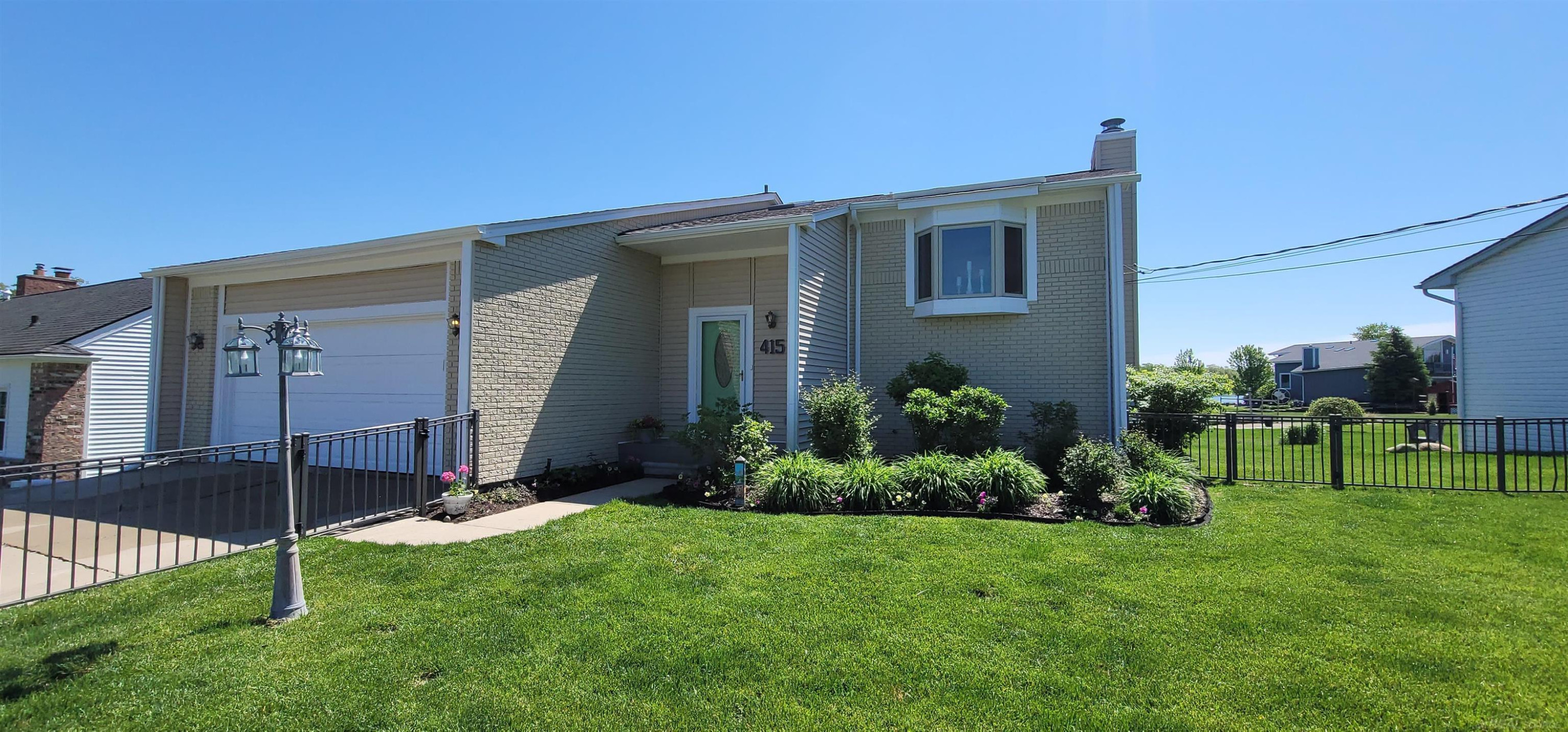 415 Coledale Drive, White Lake, MI — Photo 2