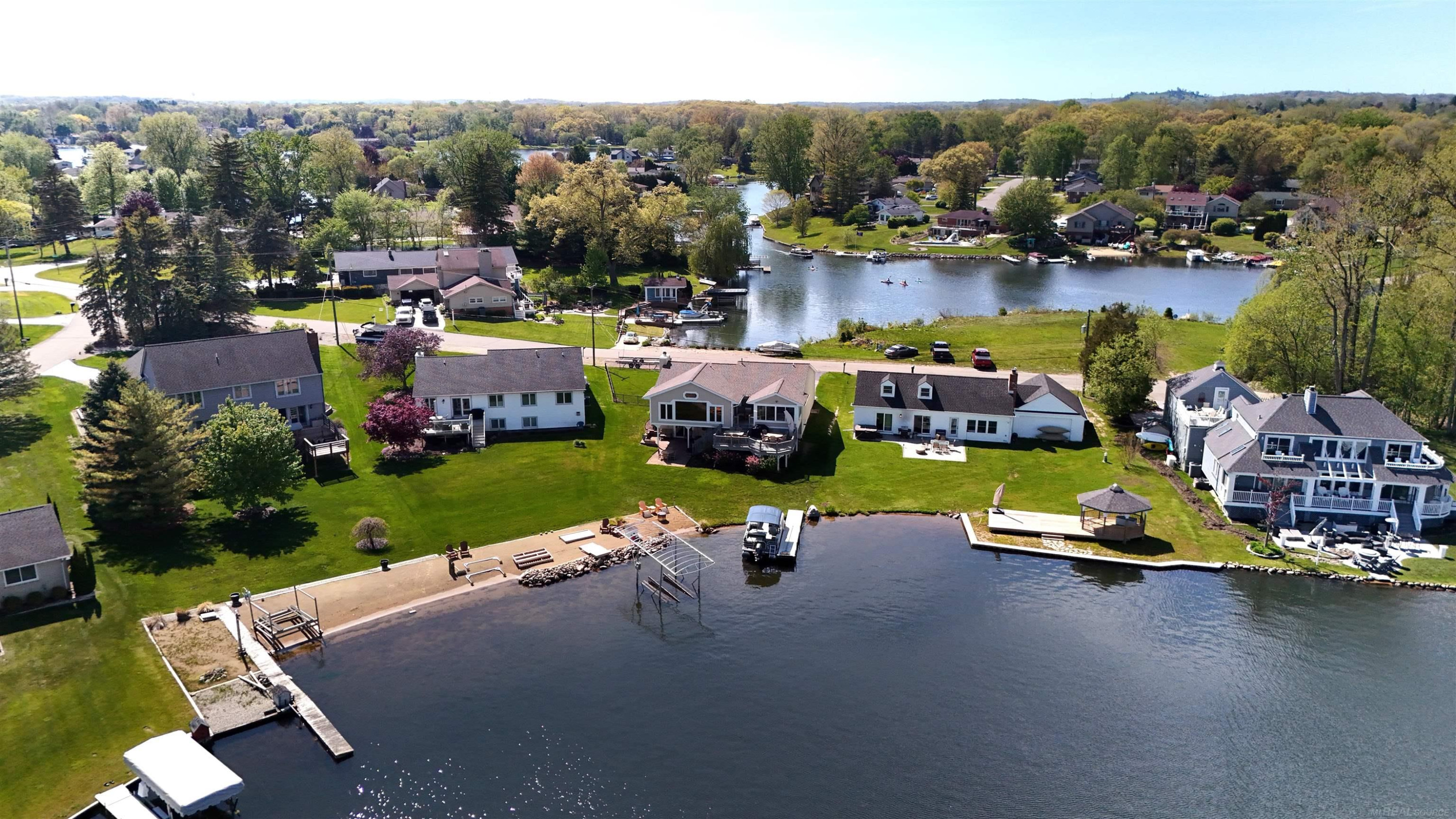 415 Coledale Drive, White Lake, MI — Photo 9