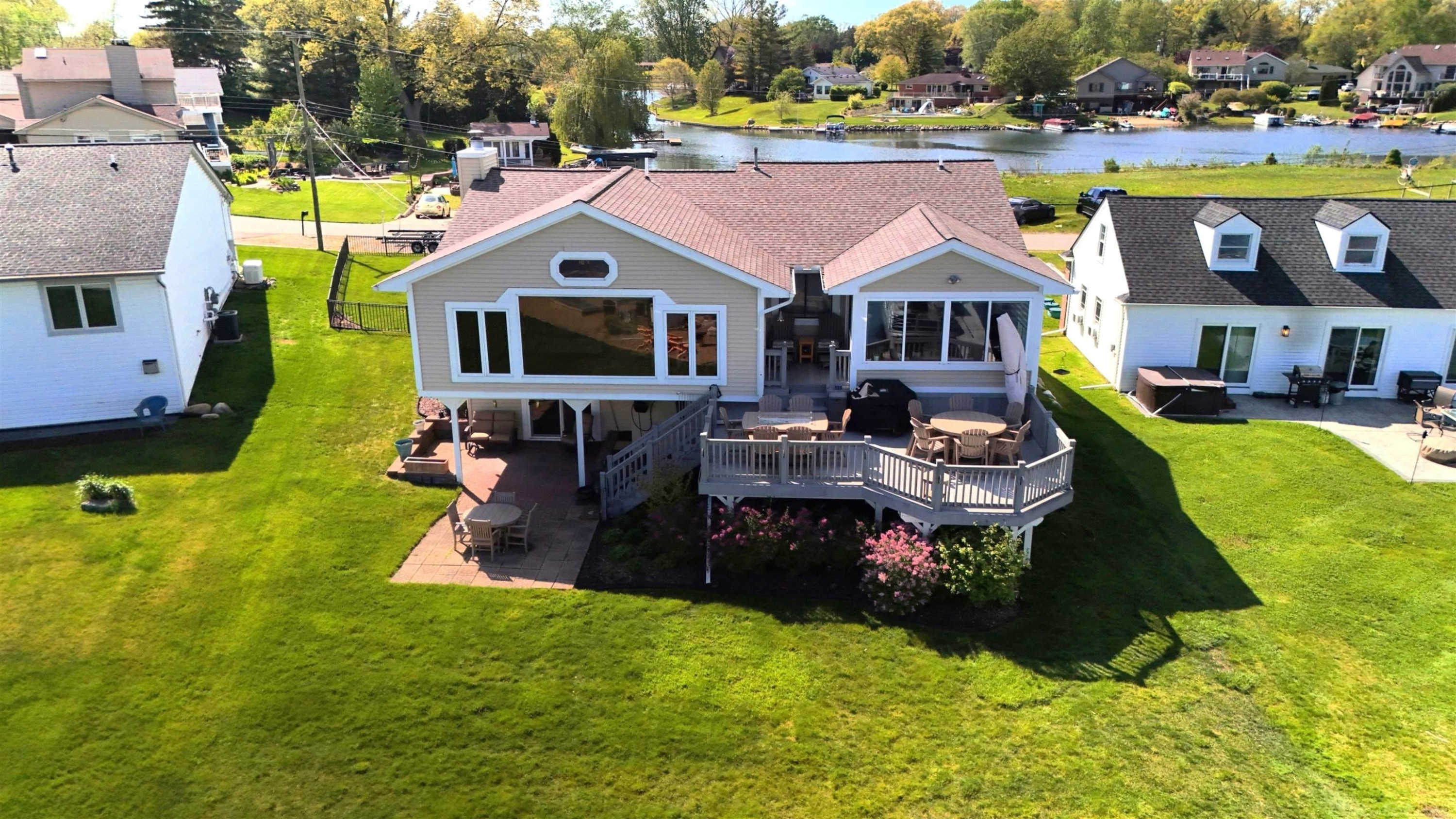 415 Coledale Drive, White Lake, MI — Photo 10